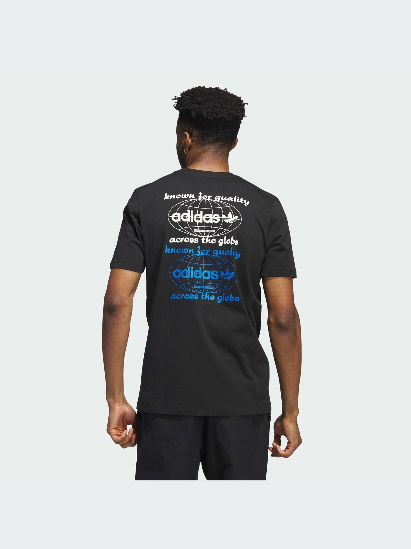 Футболки и поло Adidas Graphics модель IJ0981-KZ Футболки и поло Adidas Graphics модель IJ0981-KZ Фото
