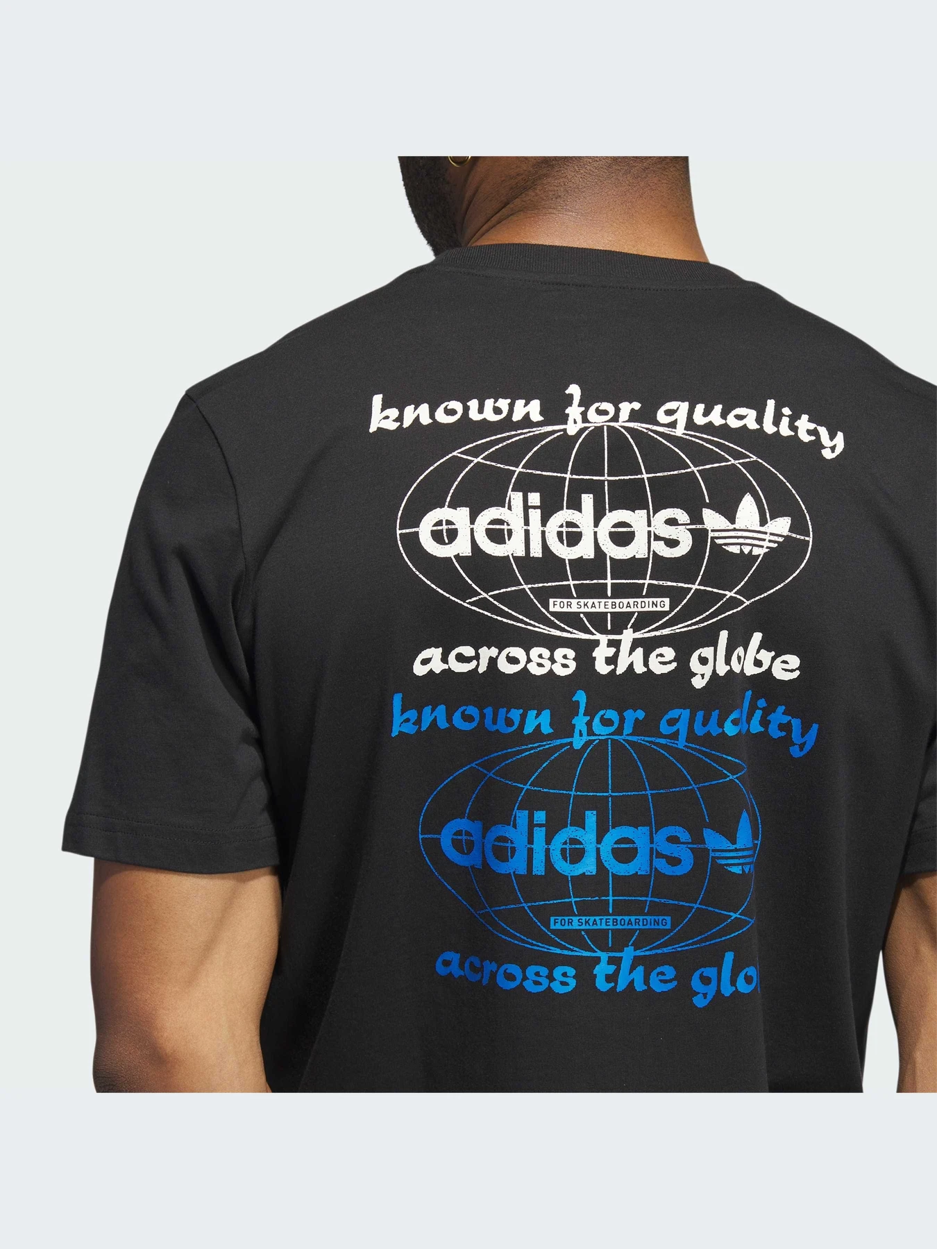 Футболки и поло Adidas Graphics модель IJ0981-KZ Футболки и поло Adidas Graphics модель IJ0981-KZ Фото