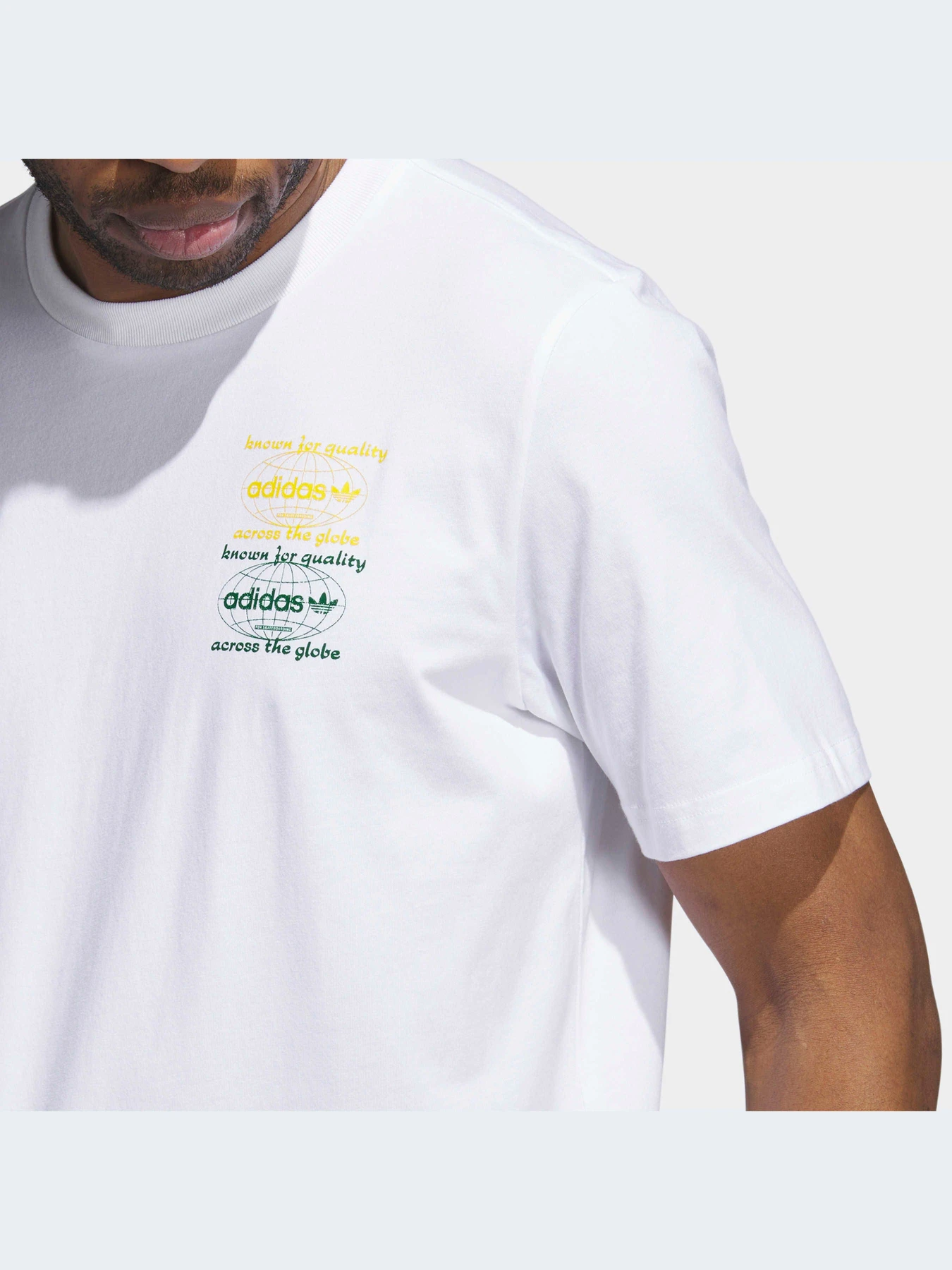 Футболки и поло Adidas Graphics модель IJ0980-KZ Футболки и поло Adidas Graphics модель IJ0980-KZ Фото