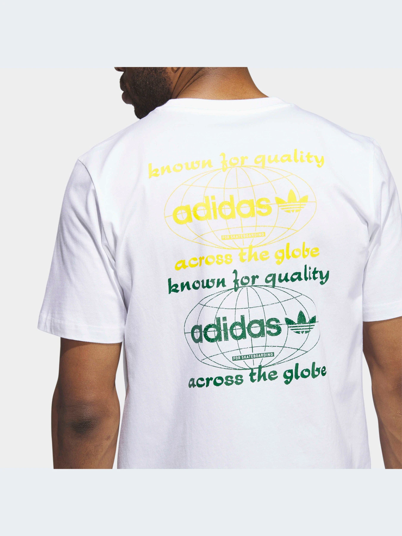 Футболки и поло Adidas Graphics модель IJ0980-KZ Футболки и поло Adidas Graphics модель IJ0980-KZ Фото