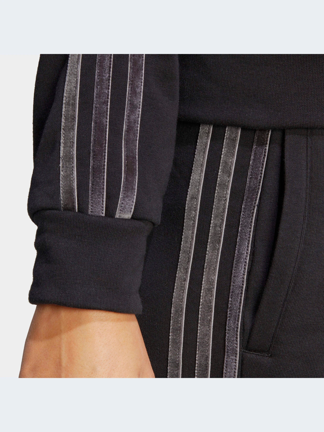 Костюмы Adidas модель HY5912-KZ Костюмы Adidas модель HY5912-KZ Фото