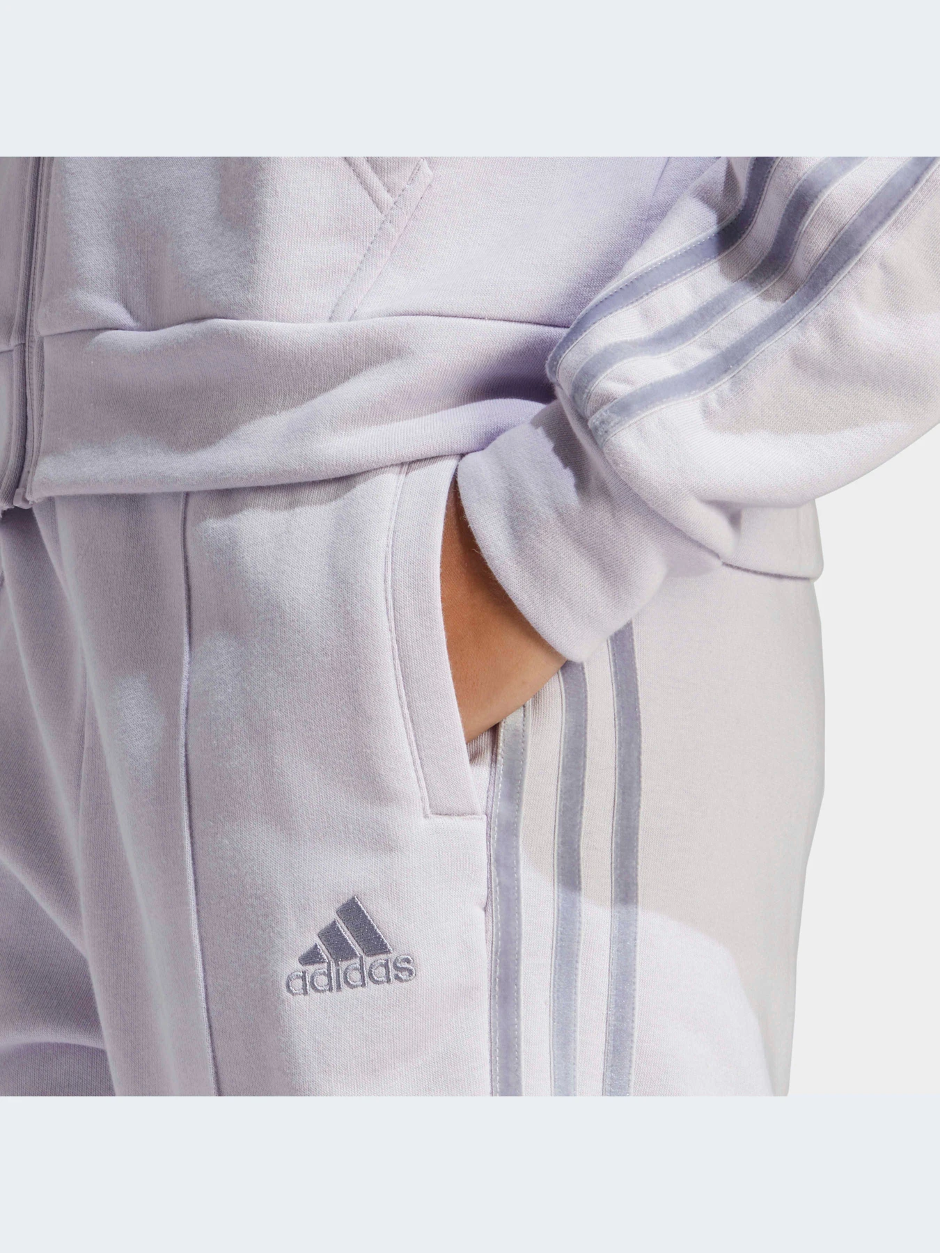 Костюмы Adidas модель HY5913-KZ Костюмы Adidas модель HY5913-KZ Фото