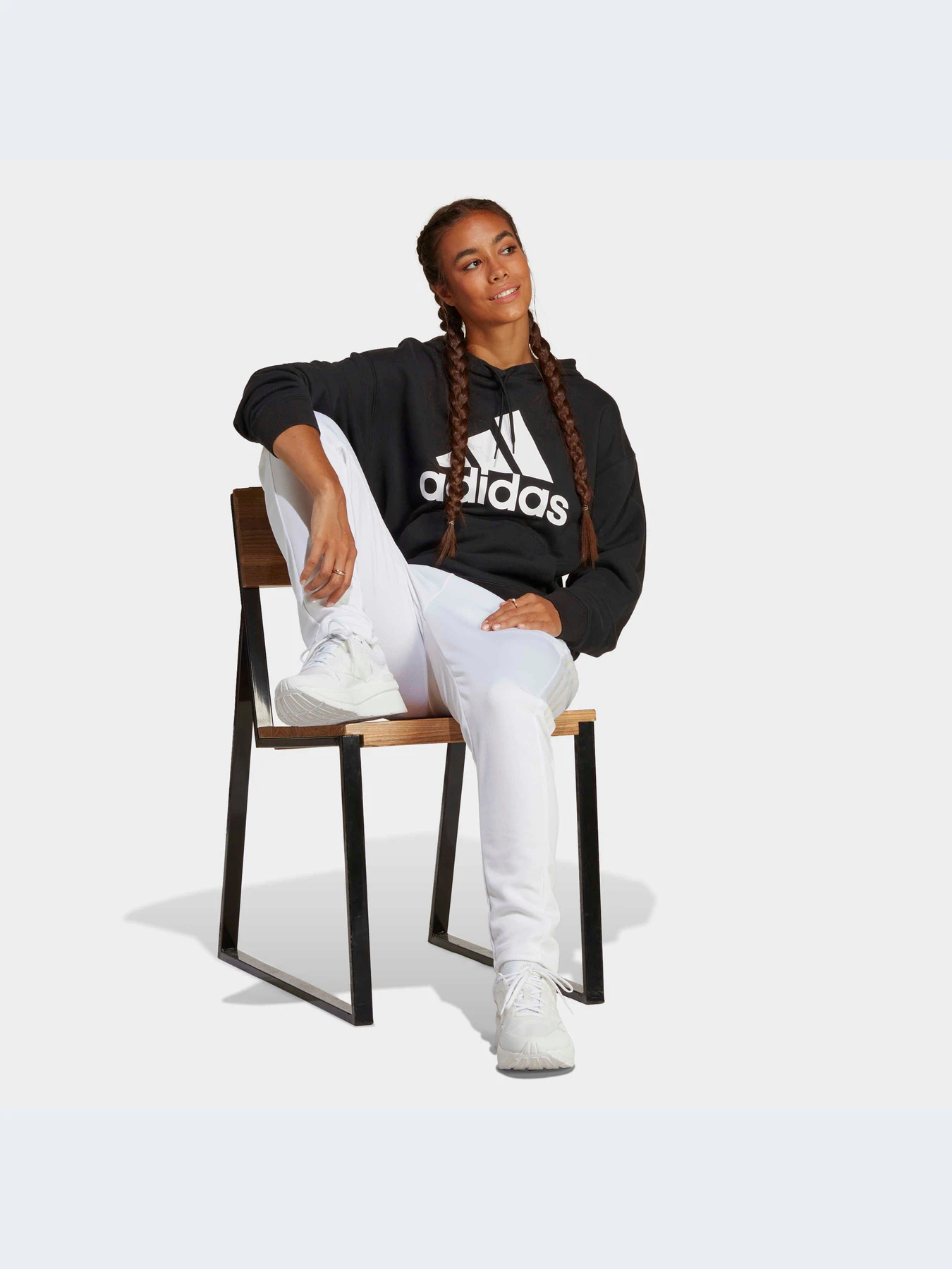 Худи и свитшоты Adidas модель HR4934-KZ Худи и свитшоты Adidas модель HR4934-KZ Фото