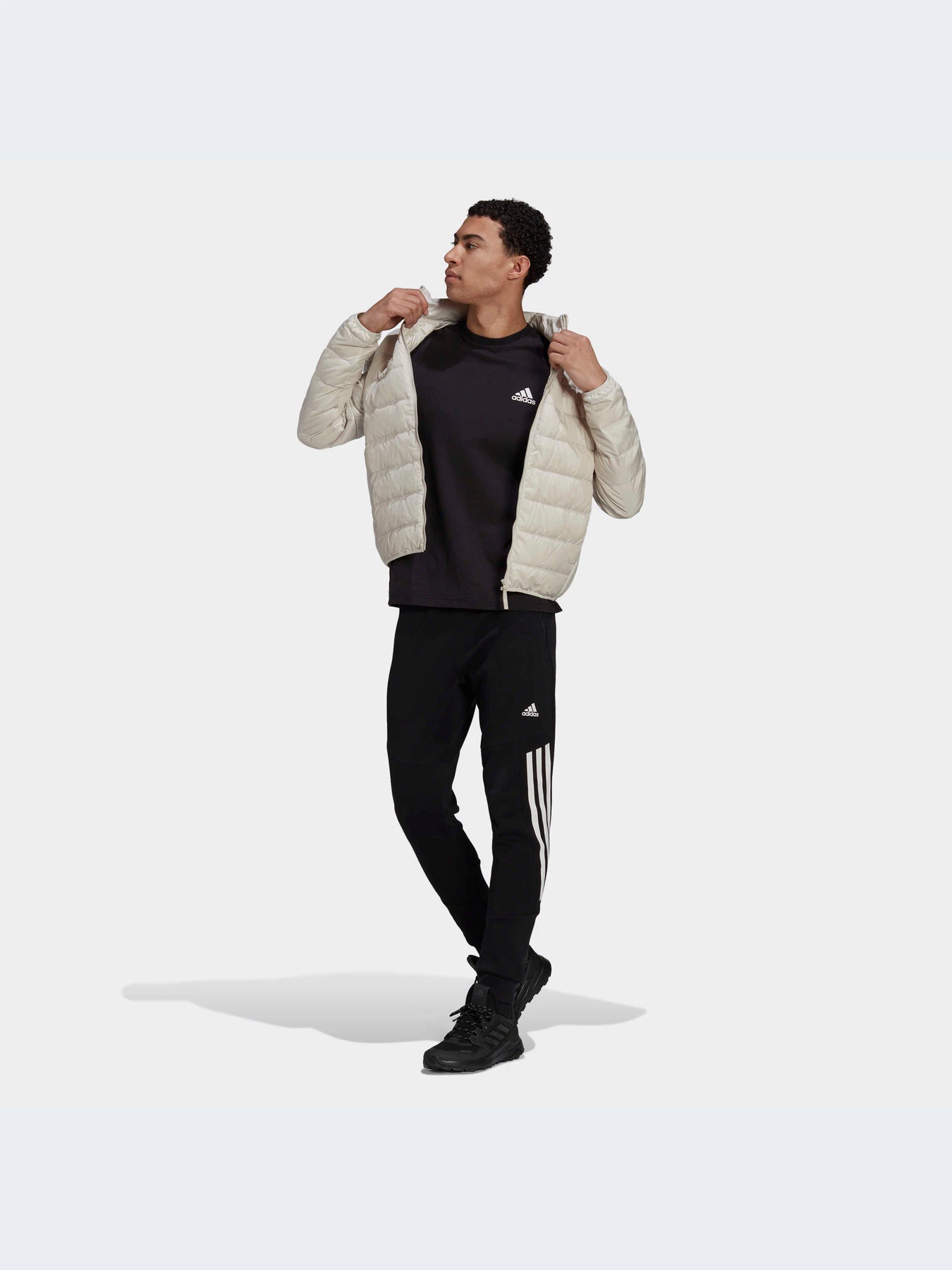 Куртки и дубленки Adidas модель HK4647-KZ Куртки и дубленки Adidas модель HK4647-KZ Фото