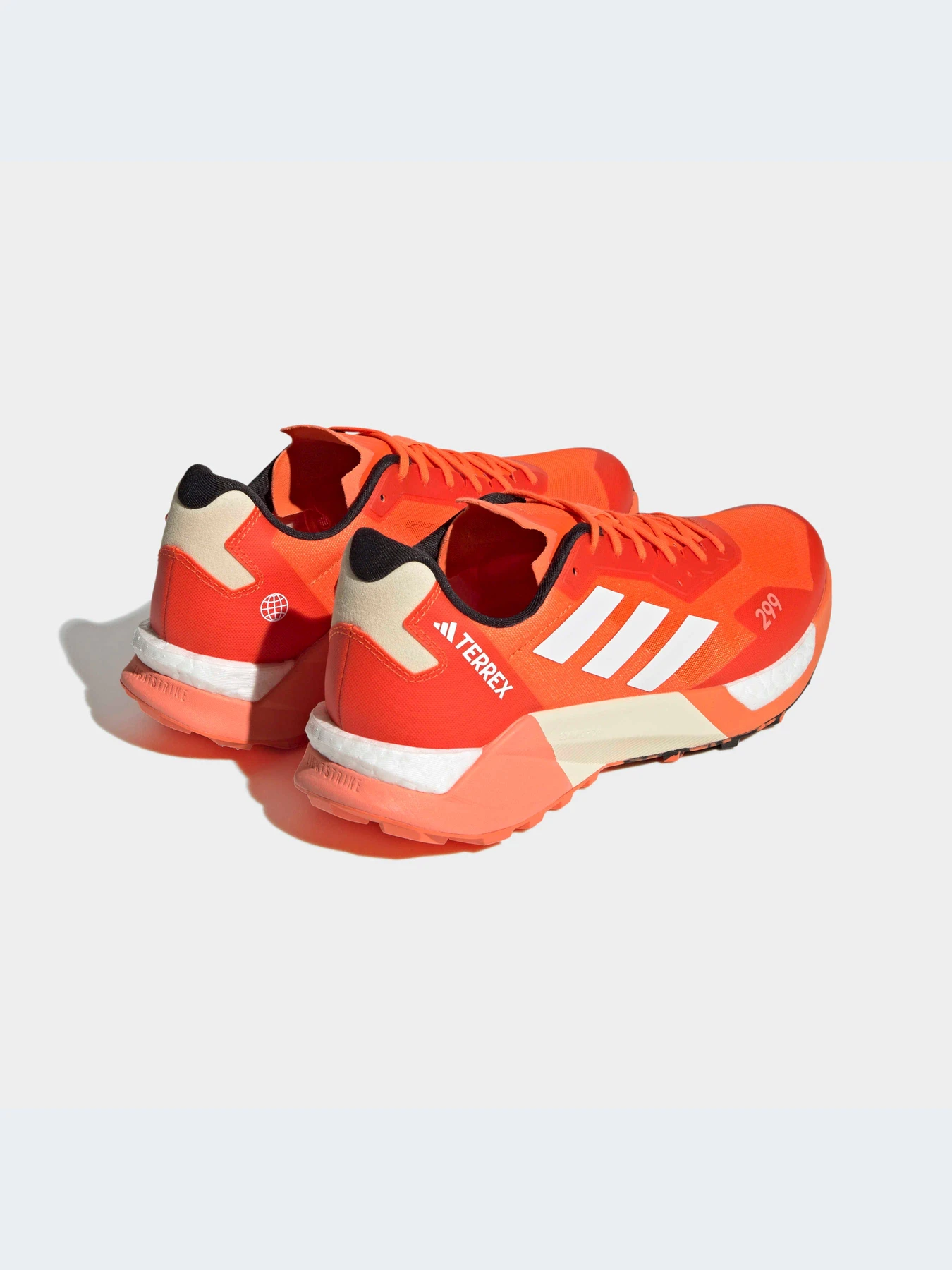 Кроссовки Adidas модель HR1081-KZ Кроссовки Adidas модель HR1081-KZ Фото