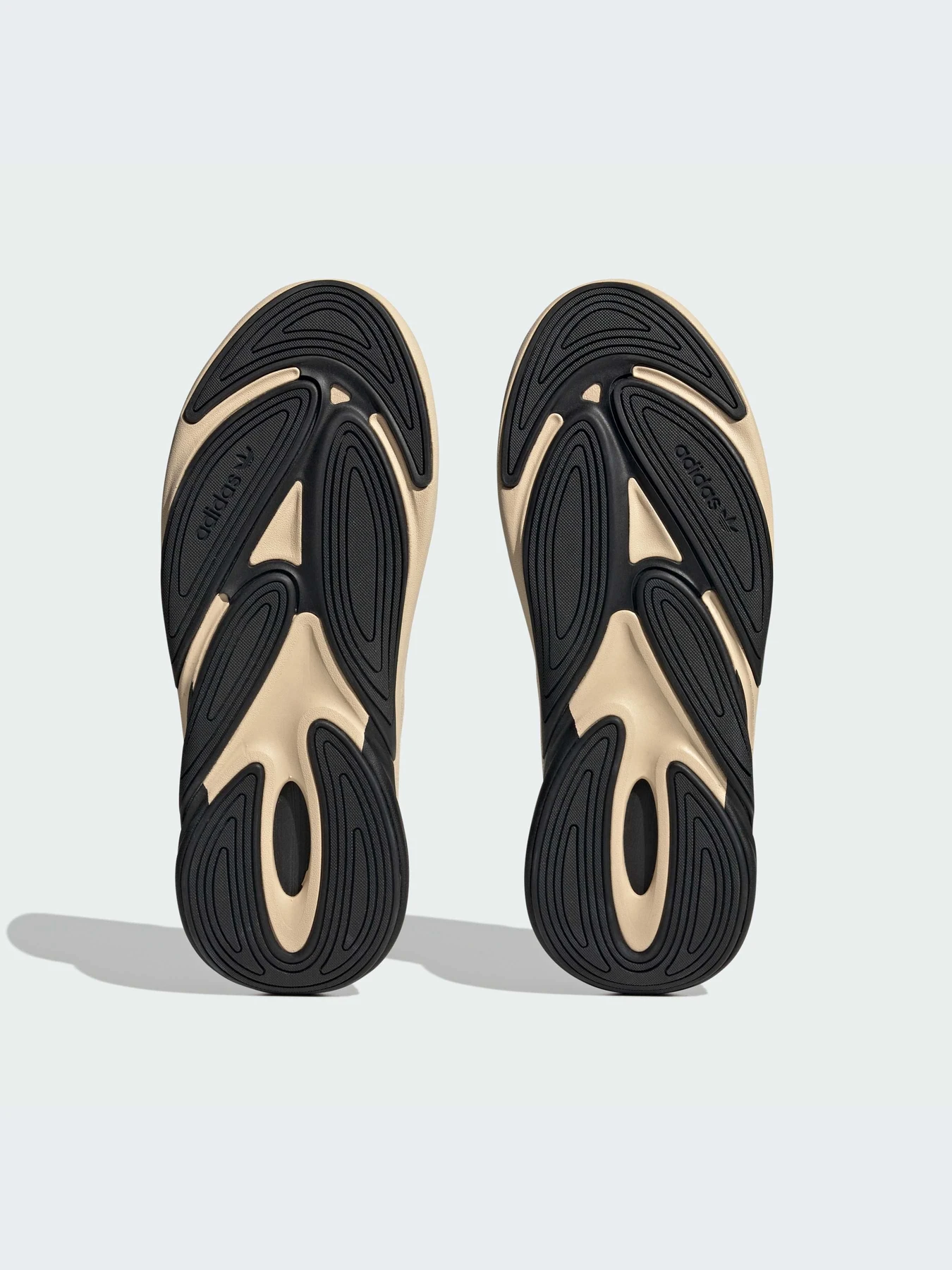 Кроссовки Adidas Ozweego модель IE2000-KZ Кроссовки Adidas Ozweego модель IE2000-KZ Фото