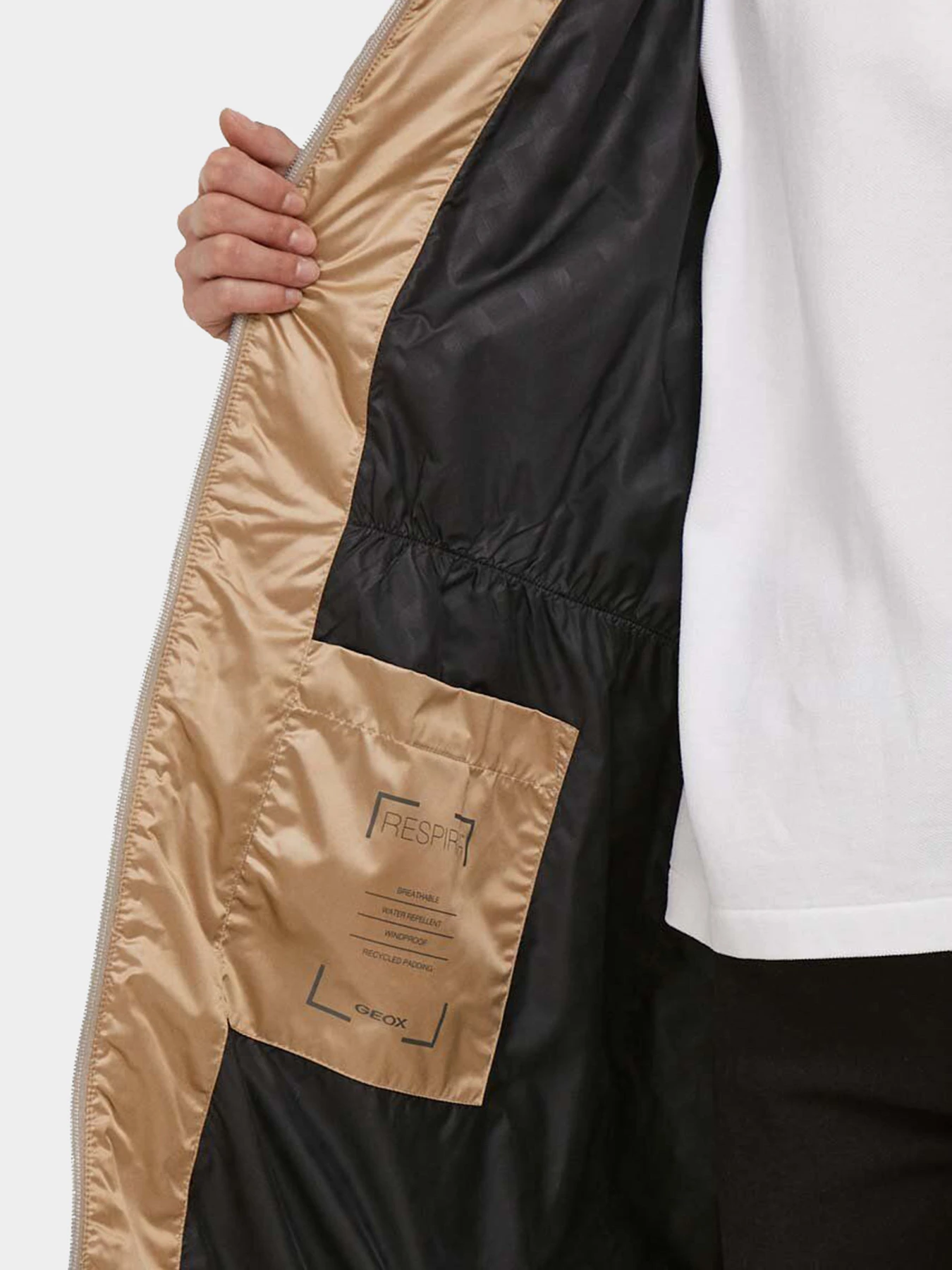 Куртки и дубленки Geox модель W3628H-T3013-F5233 Куртки и дубленки Geox модель W3628H-T3013-F5233 Фото