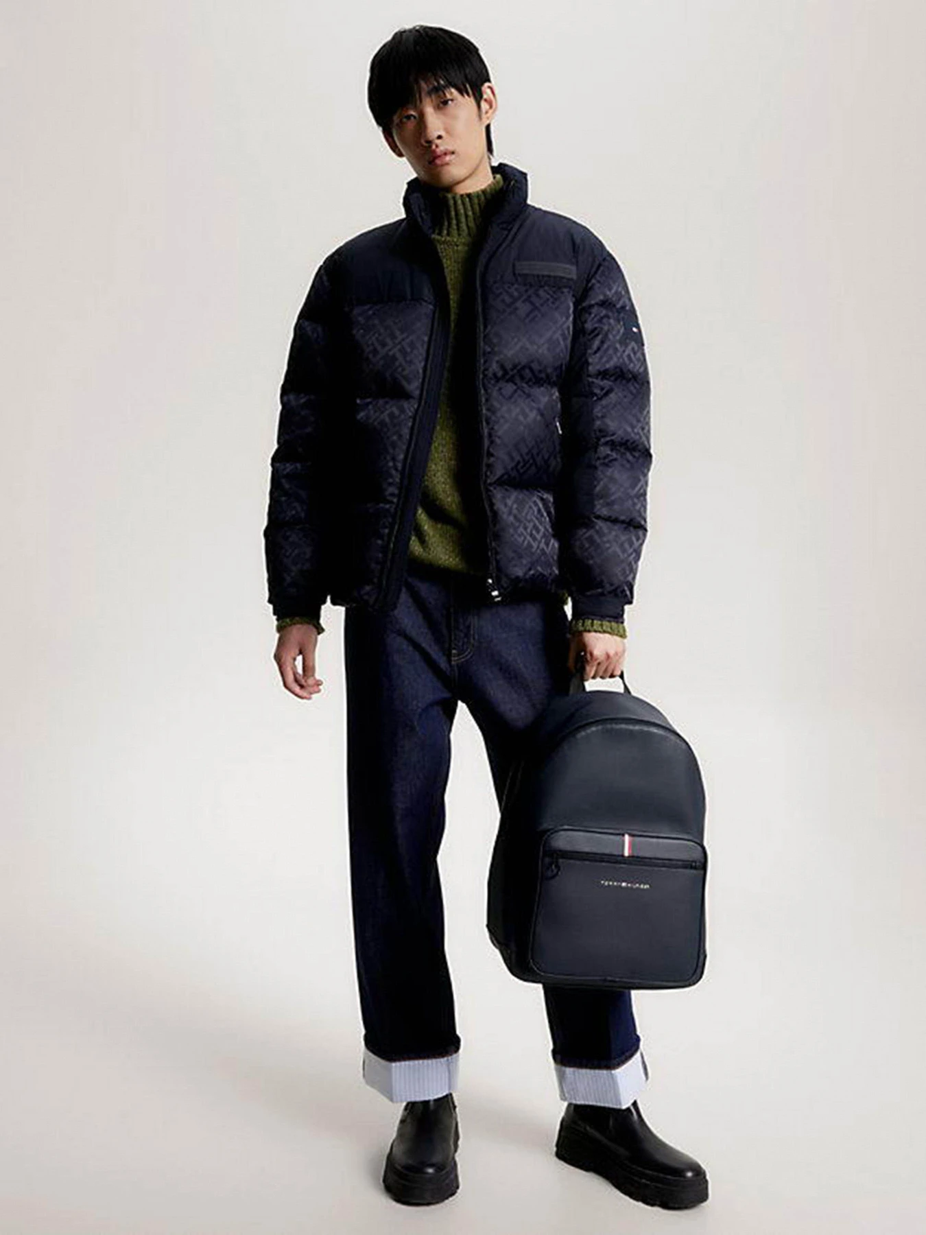 Рюкзаки Tommy Hilfiger модель AM0AM11543-DW6 Рюкзаки Tommy Hilfiger модель AM0AM11543-DW6 Фото