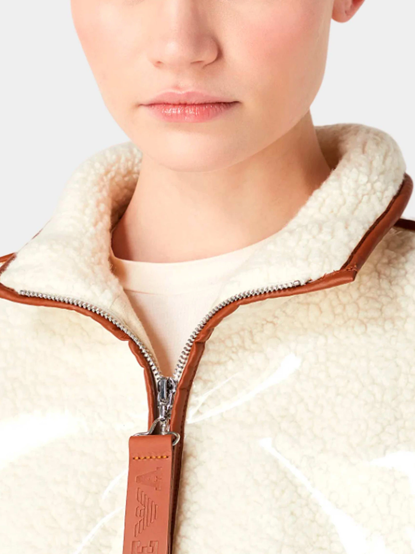 Куртки и дубленки Emporio Armani модель 6R2B98-2NV9Z-0138 Куртки и дубленки Emporio Armani модель 6R2B98-2NV9Z-0138 Фото