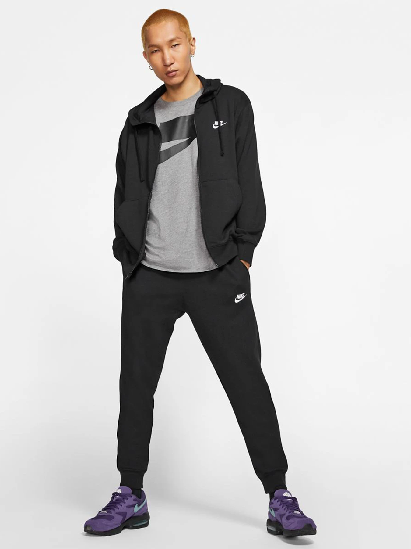 Худи и свитшоты NIKE модель BV2648-010 Худи и свитшоты NIKE модель BV2648-010 Фото