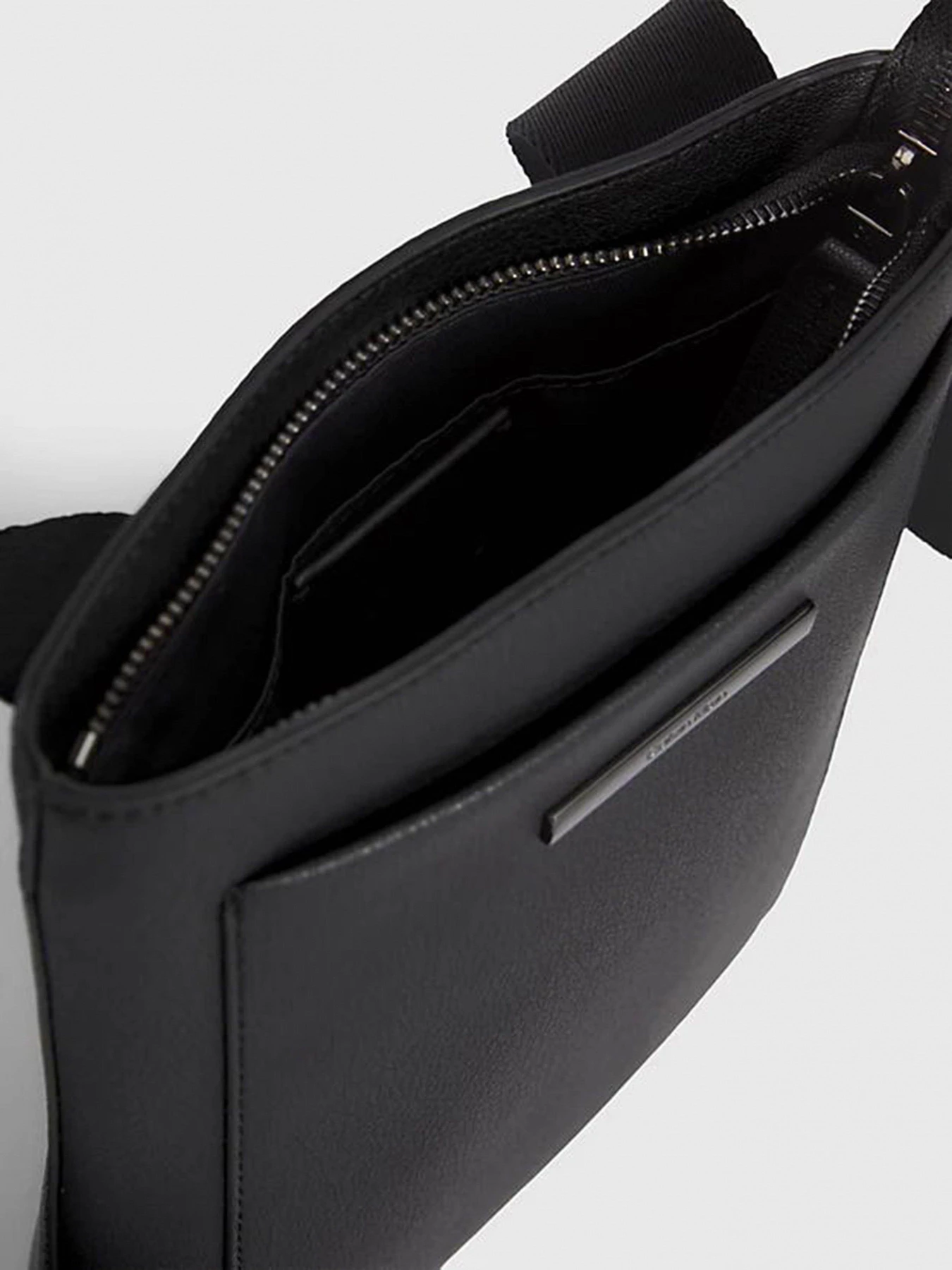 Сумки Calvin Klein модель K50K510803-BAX Сумки Calvin Klein модель K50K510803-BAX Фото