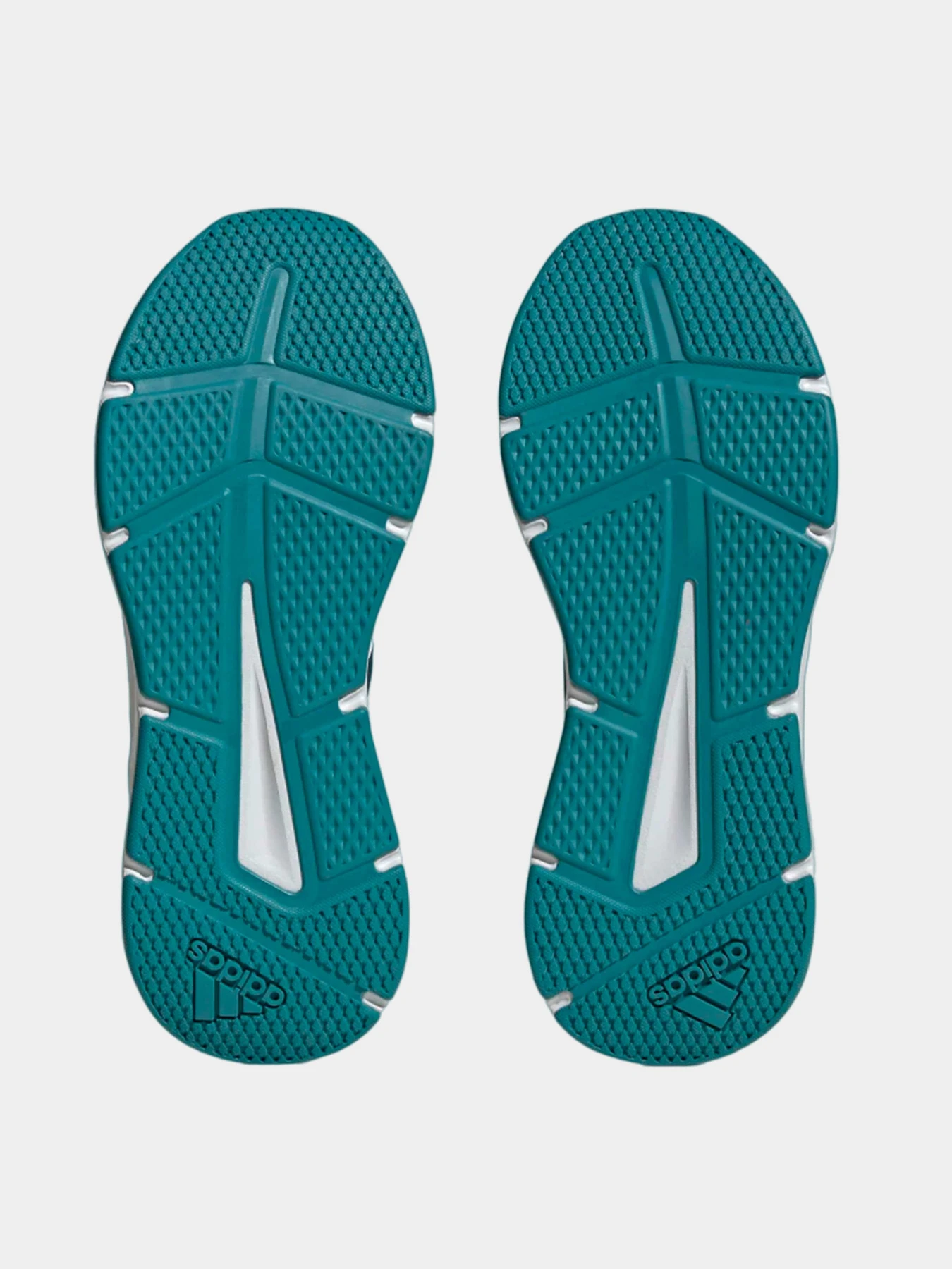 Кроссовки Adidas модель IE1977 Кроссовки Adidas модель IE1977 Фото