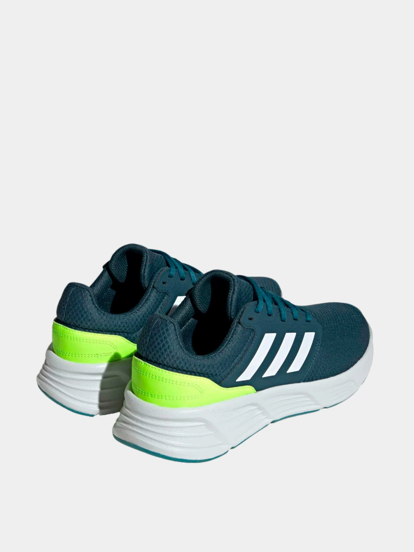 Кроссовки Adidas модель IE1977 Кроссовки Adidas модель IE1977 Фото