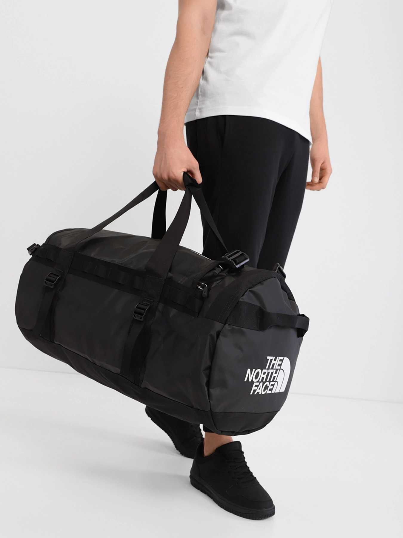 Дорожные сумки и чемоданы The North Face модель NF0A52SAKY41 Дорожные сумки и чемоданы The North Face модель NF0A52SAKY41 Фото