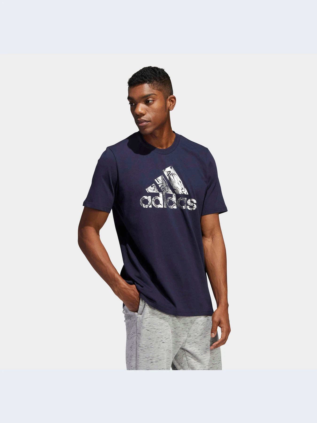 Футболки и поло Adidas Graphics модель HK9159-KZ Футболки и поло Adidas Graphics модель HK9159-KZ Фото