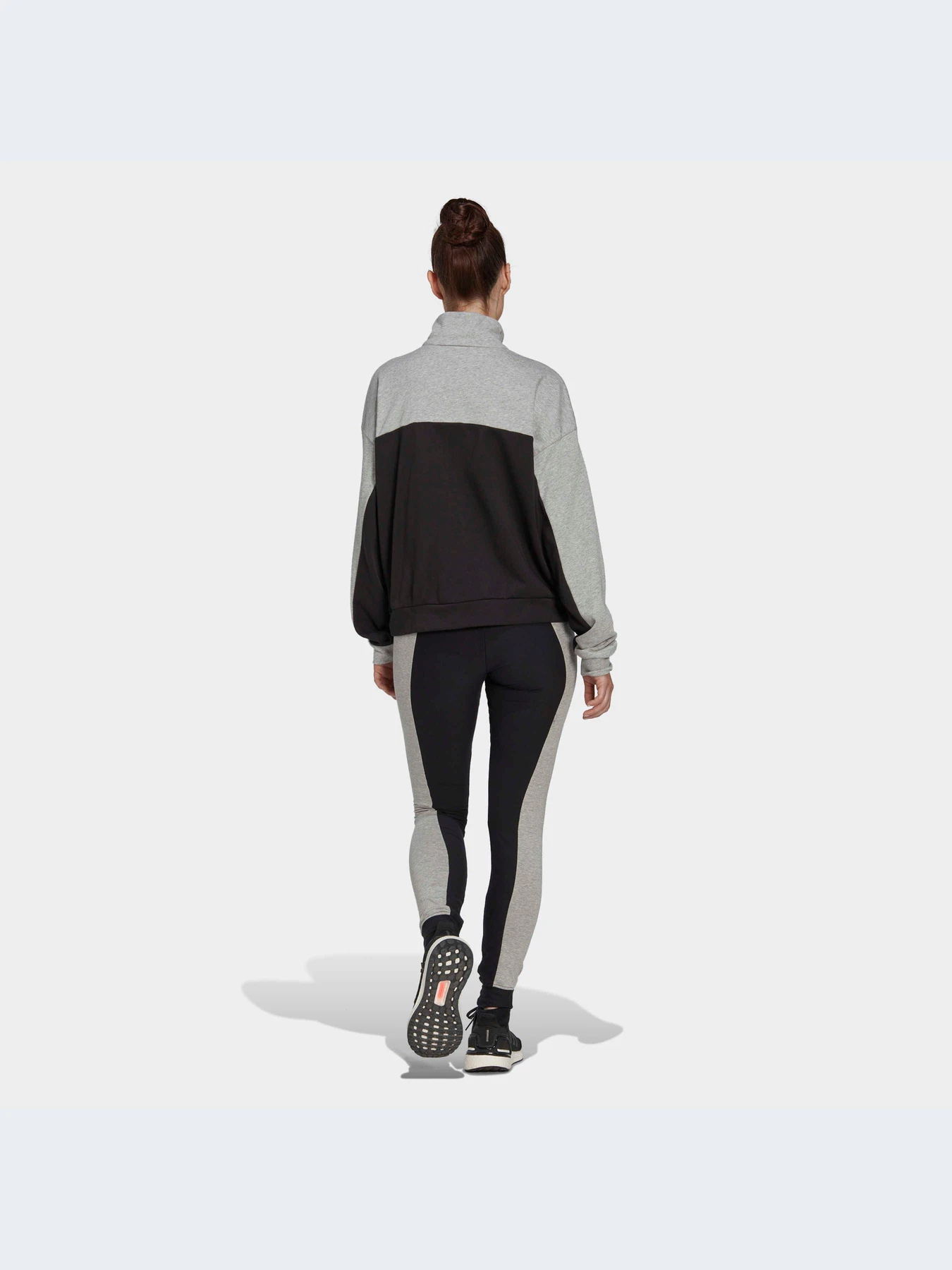 Костюмы Adidas модель HK0458-KZ Костюмы Adidas модель HK0458-KZ Фото