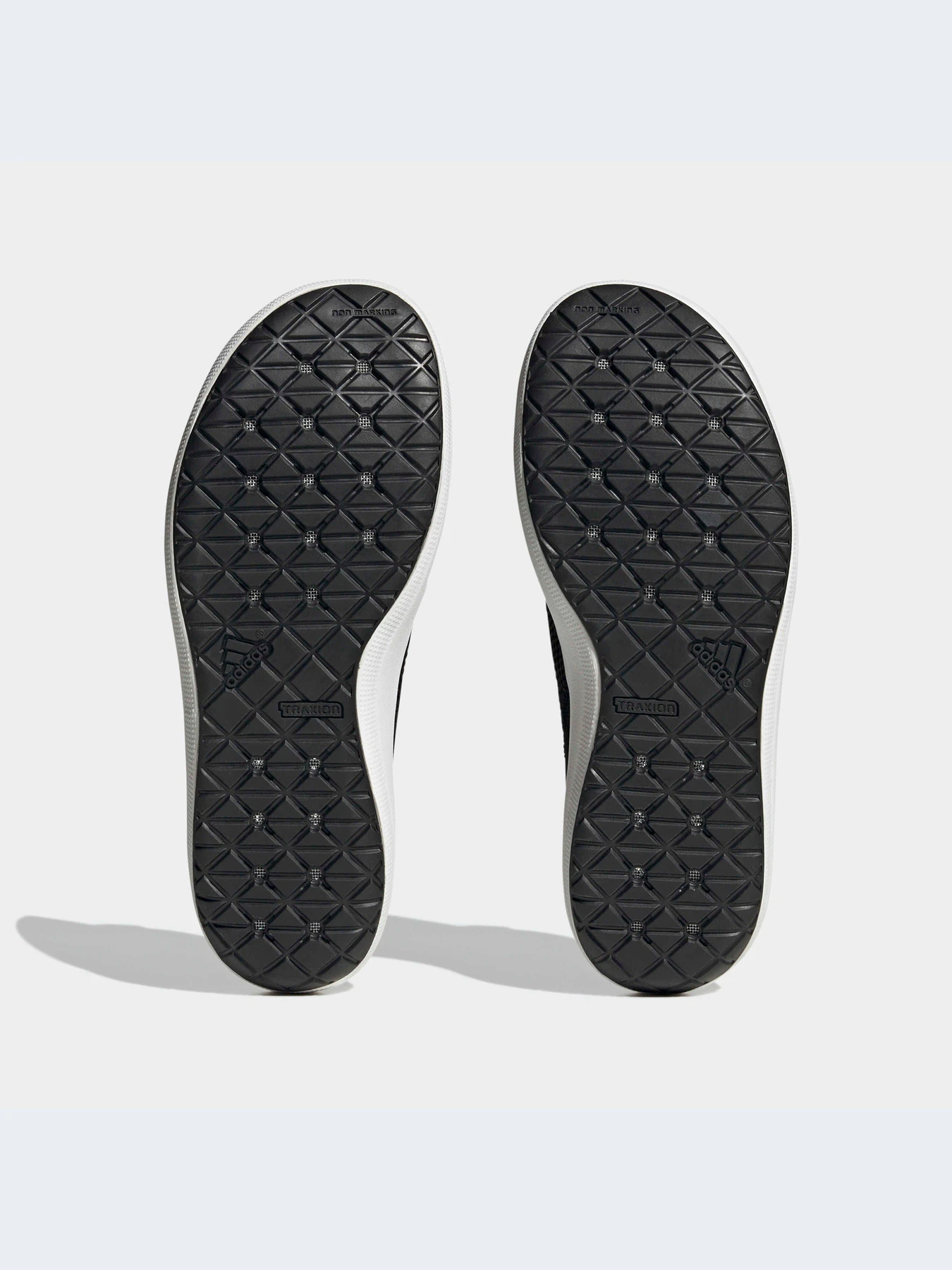 Кроссовки Adidas модель HP8644-KZ Кроссовки Adidas модель HP8644-KZ Фото