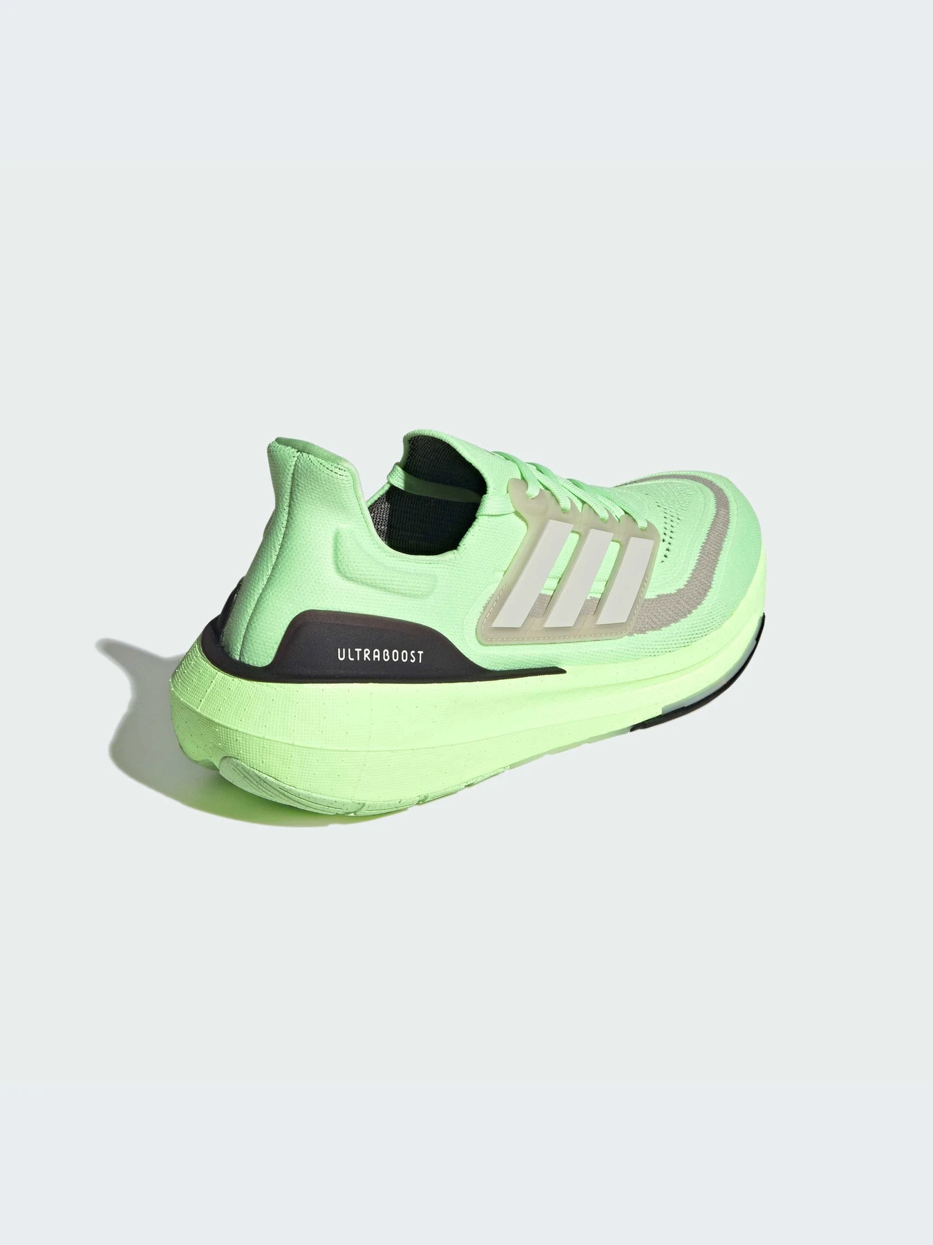 Кроссовки Adidas Ultraboost модель IE3333-KZ Кроссовки Adidas Ultraboost модель IE3333-KZ Фото