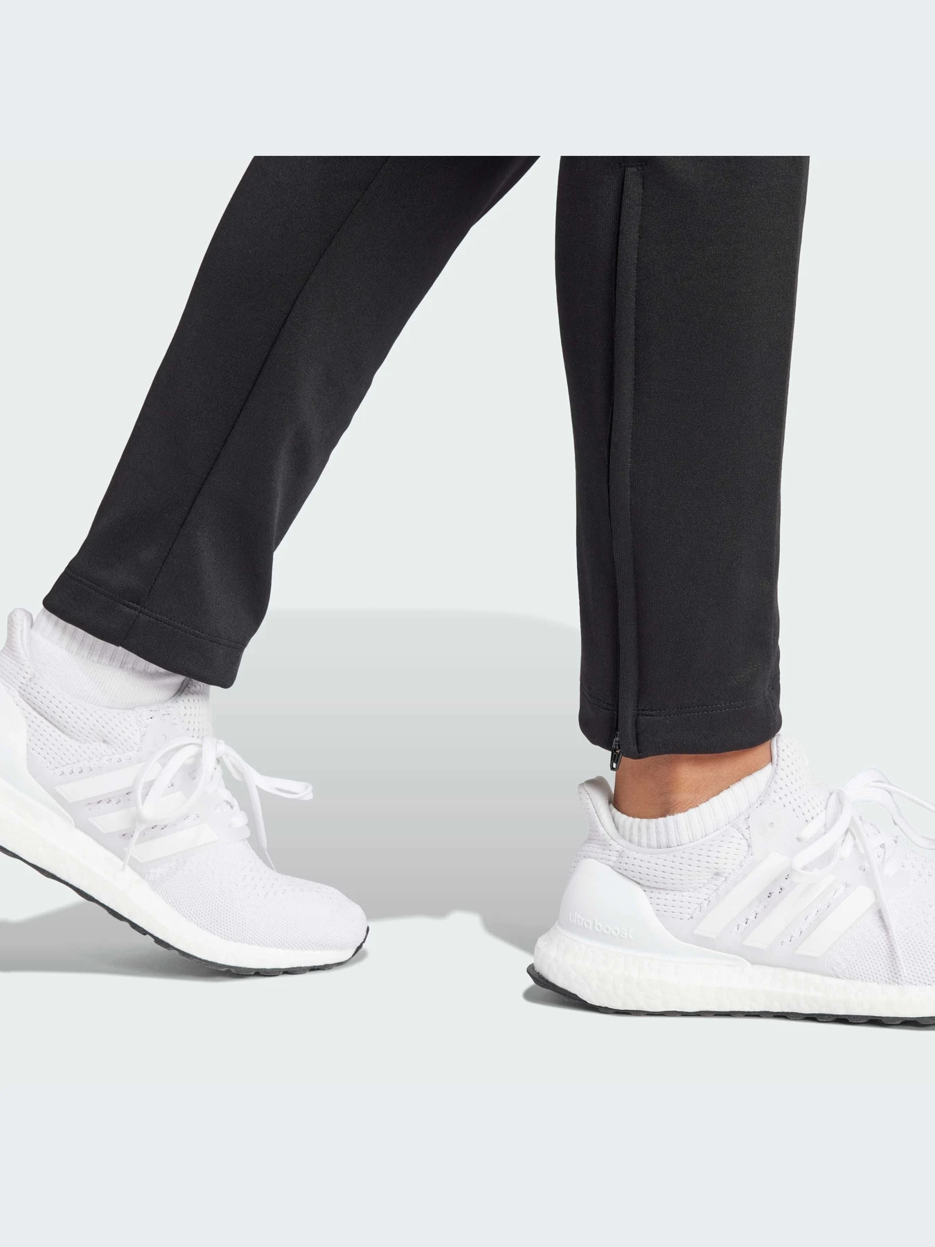 Брюки Adidas Tiro модель IS4554-KZ Брюки Adidas Tiro модель IS4554-KZ Фото
