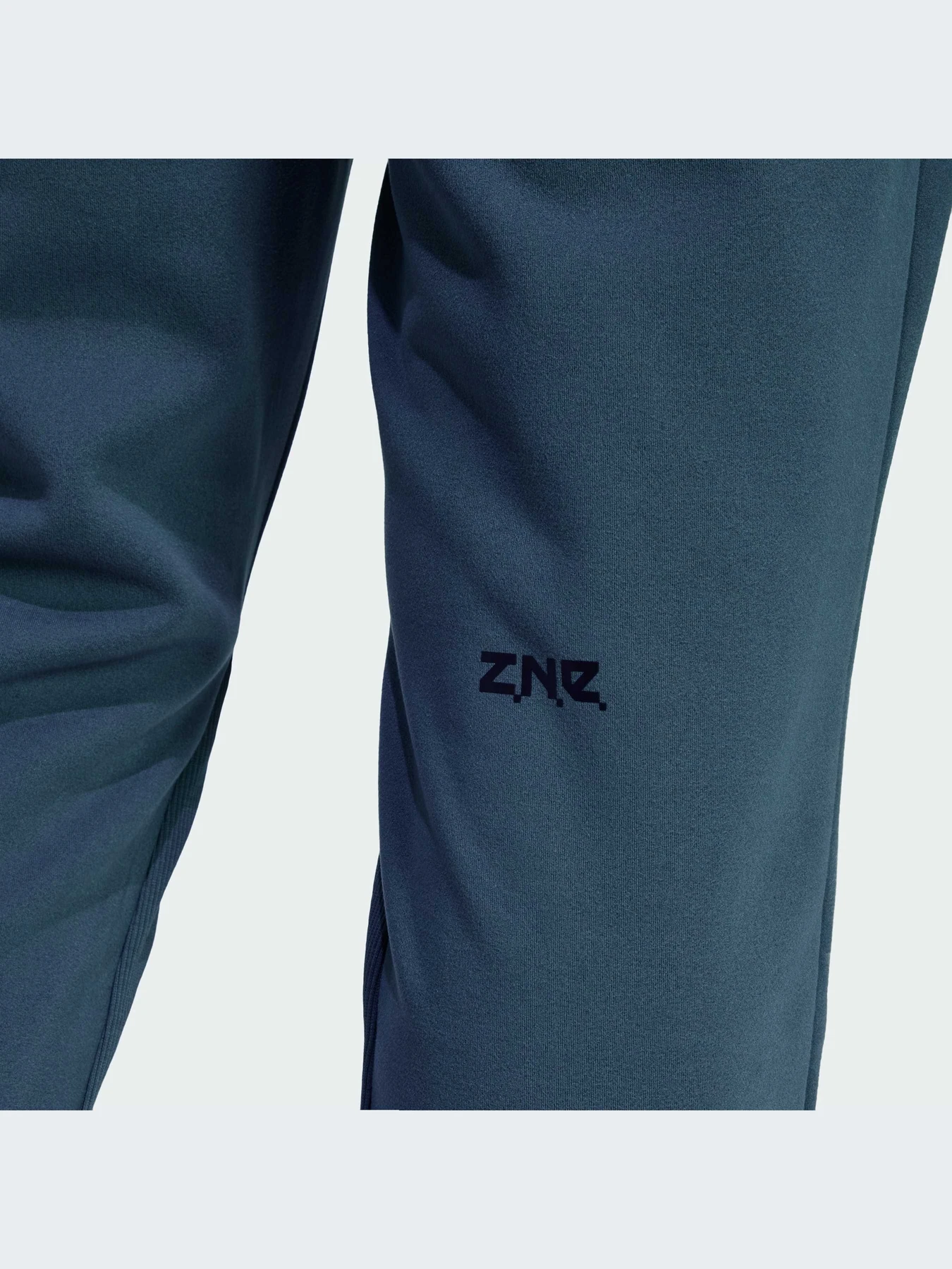 Брюки Adidas ZNE модель IR5244-KZ Брюки Adidas ZNE модель IR5244-KZ Фото