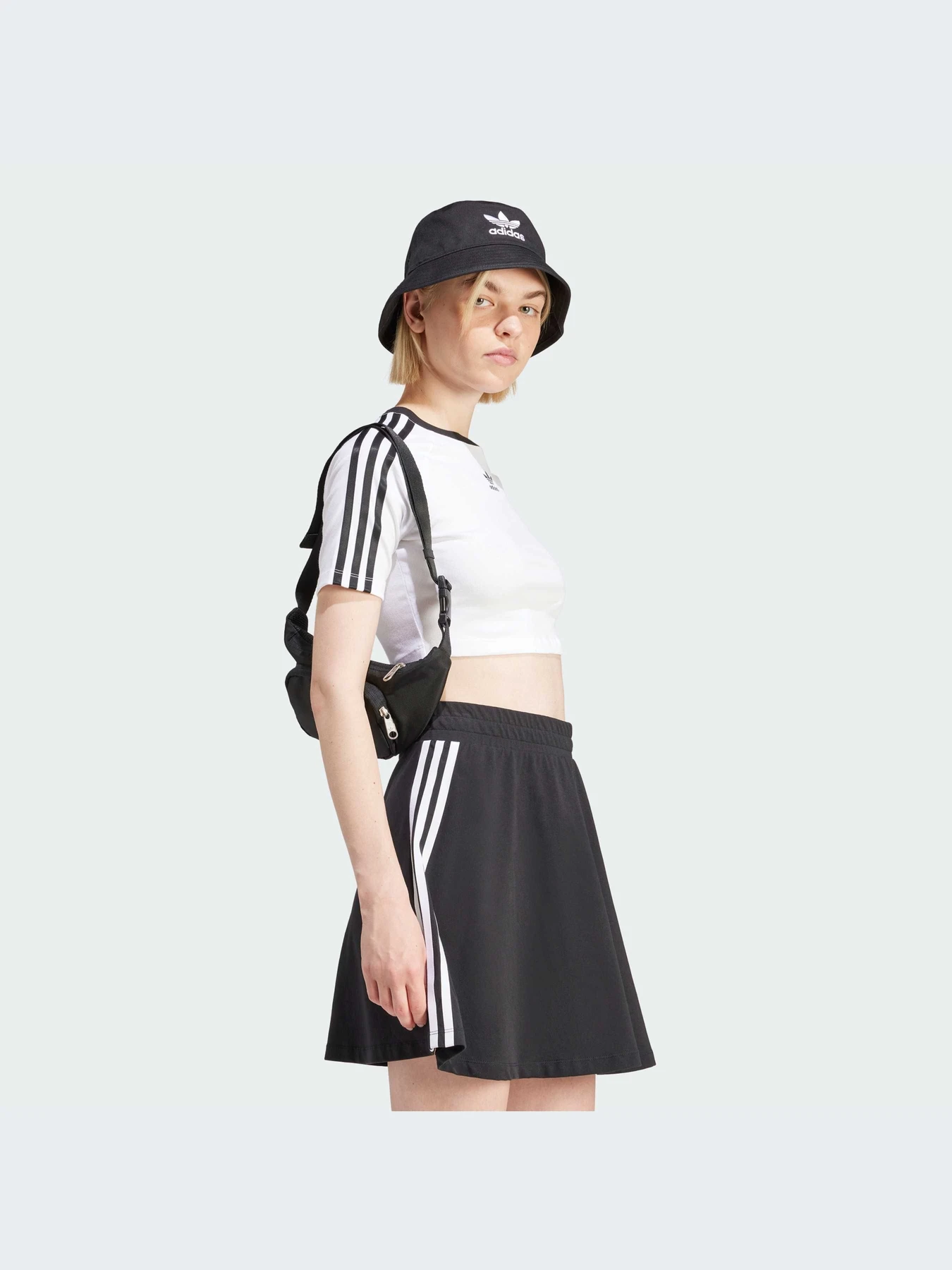 Футболки и поло Adidas Adicolor модель IP0662-KZ Футболки и поло Adidas Adicolor модель IP0662-KZ Фото