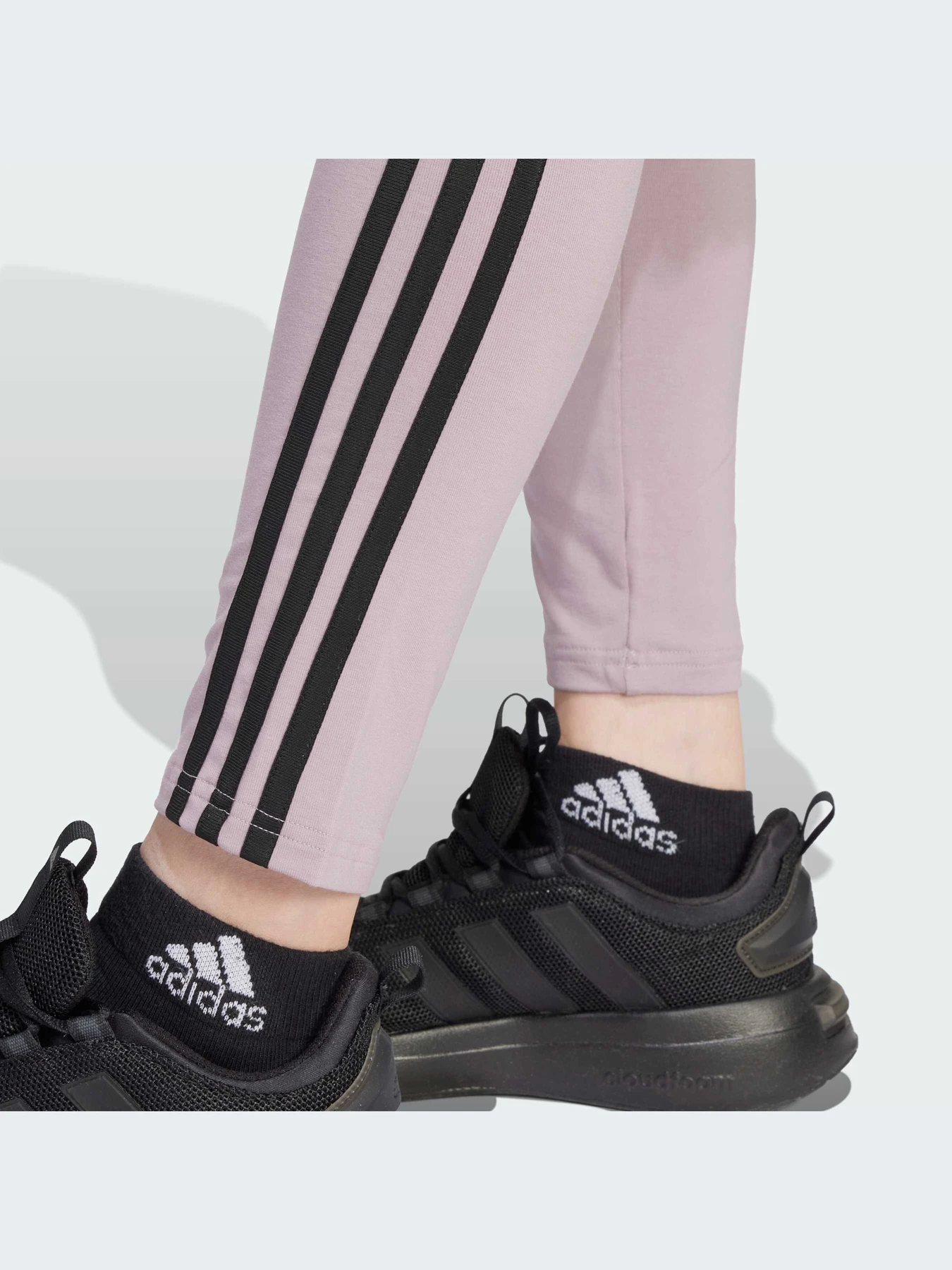 Брюки Adidas Культовые силуэты модель IS3611-KZ Брюки Adidas Культовые силуэты модель IS3611-KZ Фото