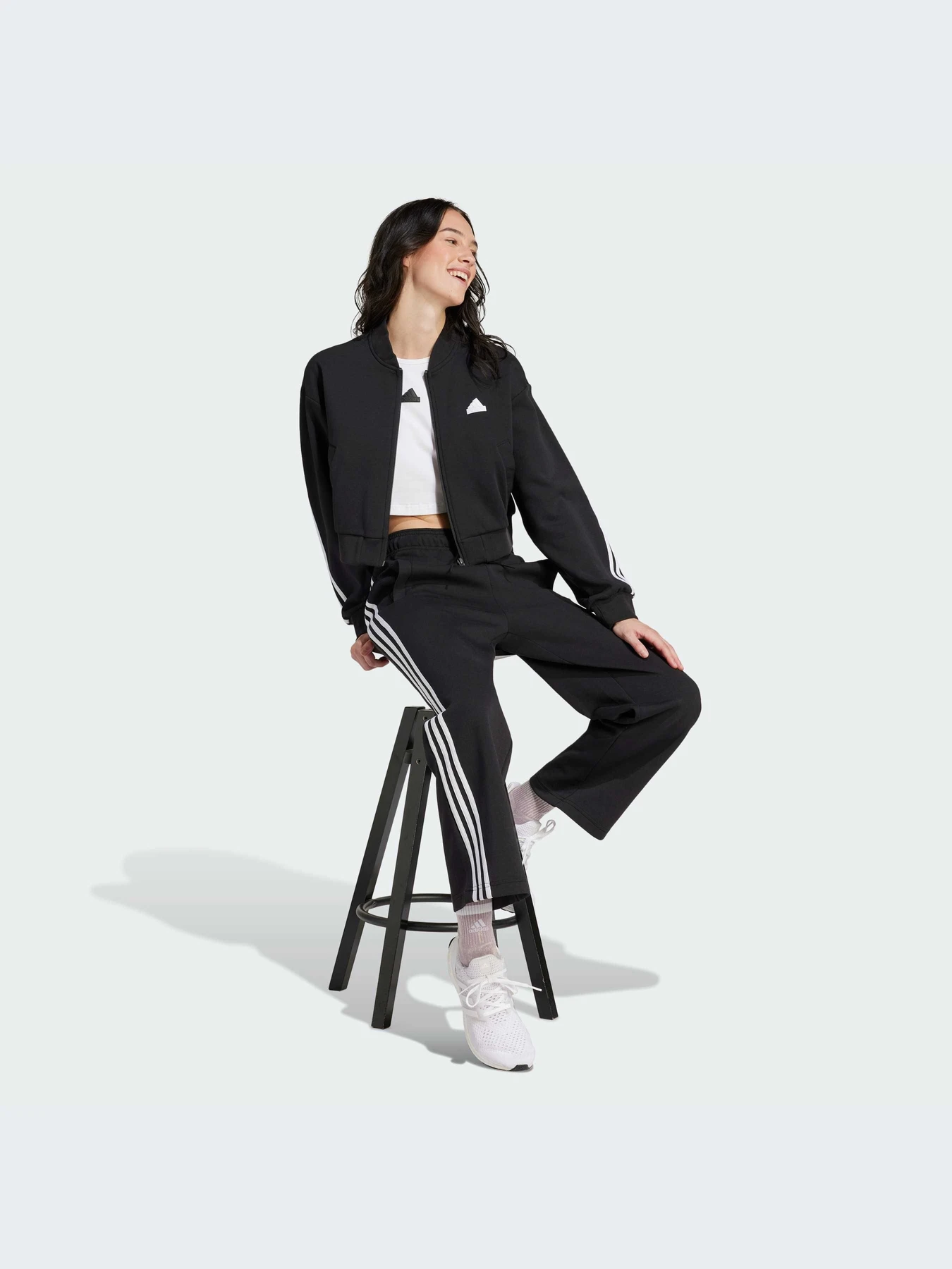 Брюки Adidas Культовые силуэты модель IN9474-KZ Брюки Adidas Культовые силуэты модель IN9474-KZ Фото