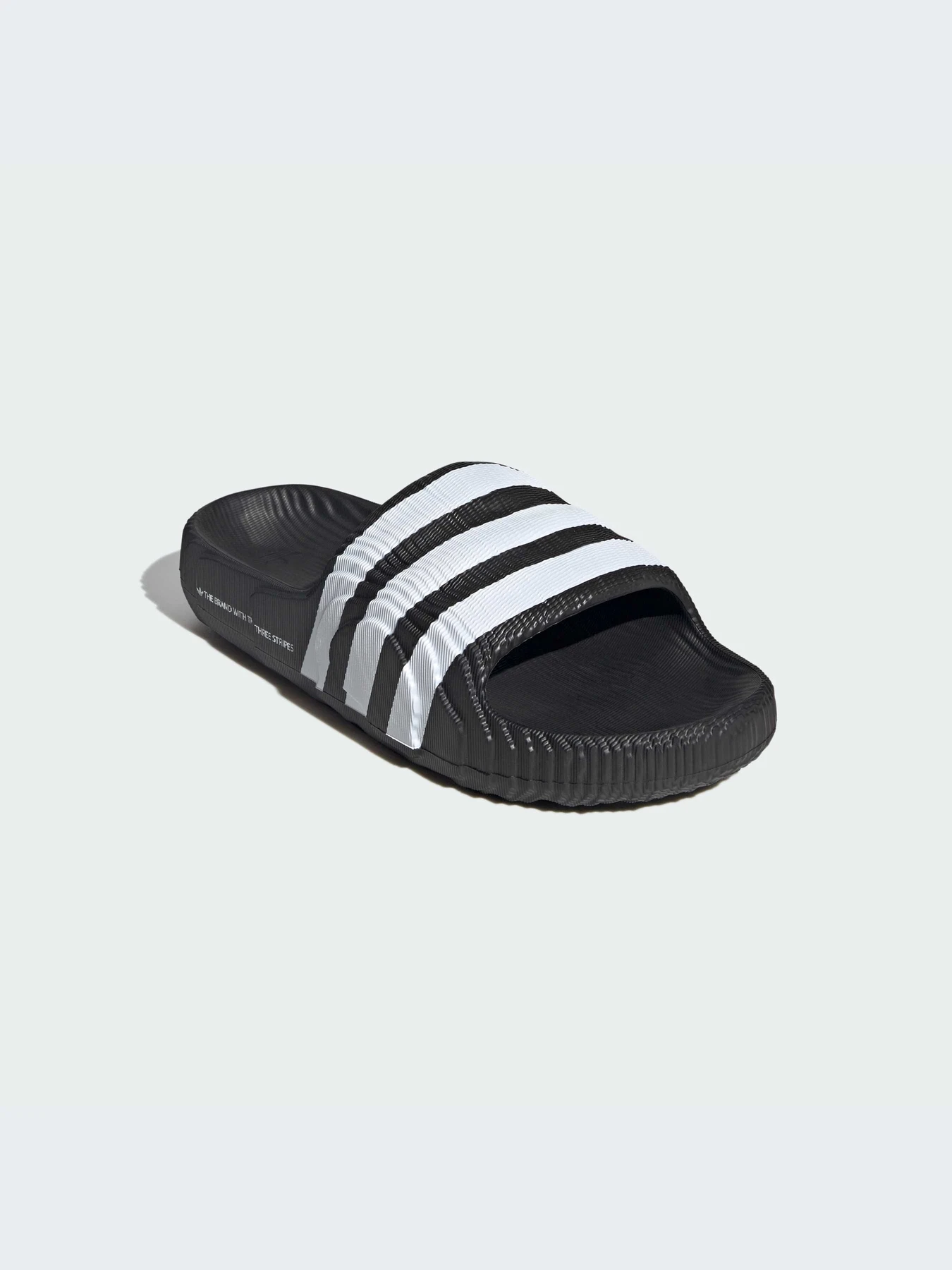 Шлёпанцы Adidas Adilette модель IF3670-KZ Шлёпанцы Adidas Adilette модель IF3670-KZ Фото