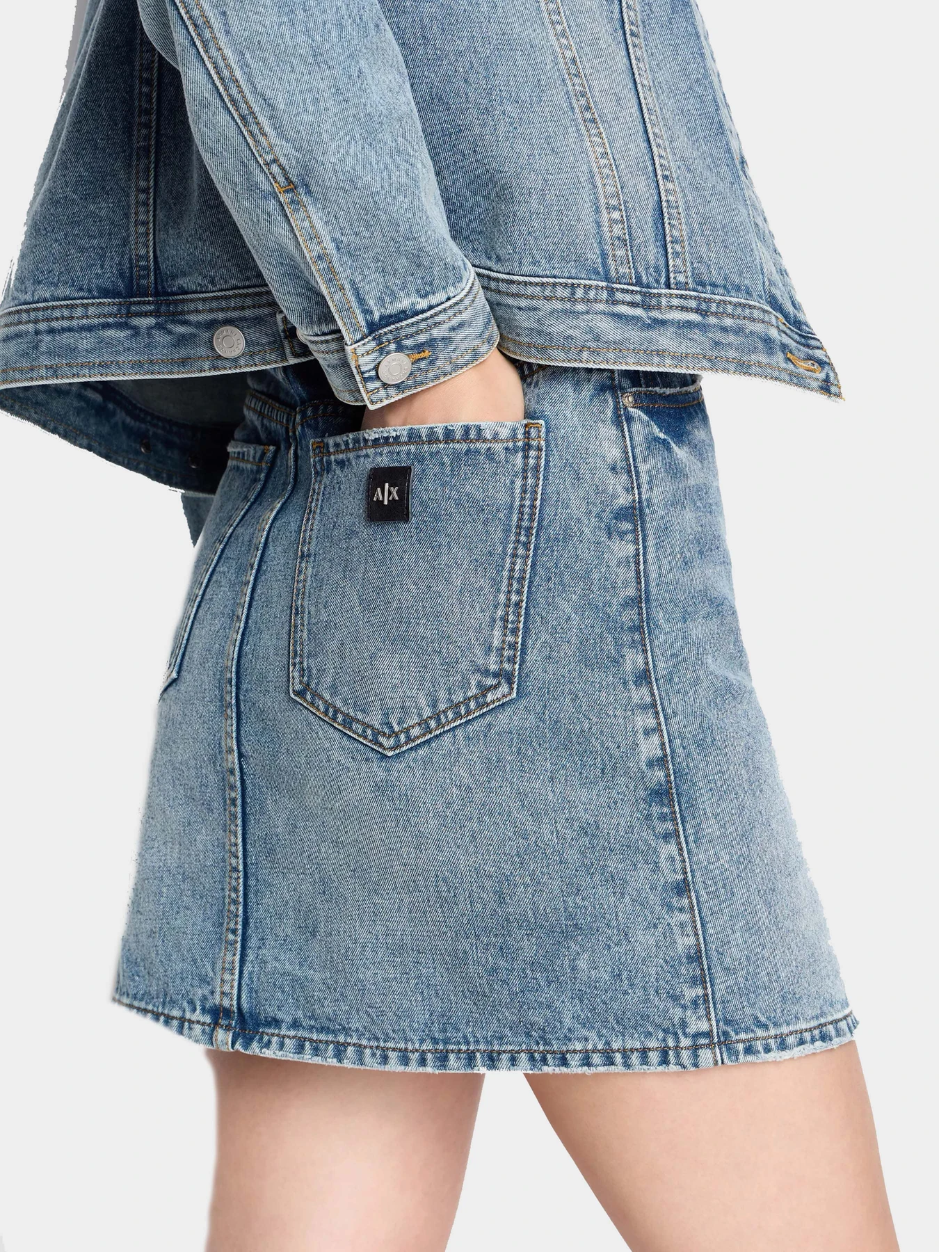 Юбки Armani Exchange модель 3DYN60-Y14BZ-1500 Юбки Armani Exchange модель 3DYN60-Y14BZ-1500 Фото