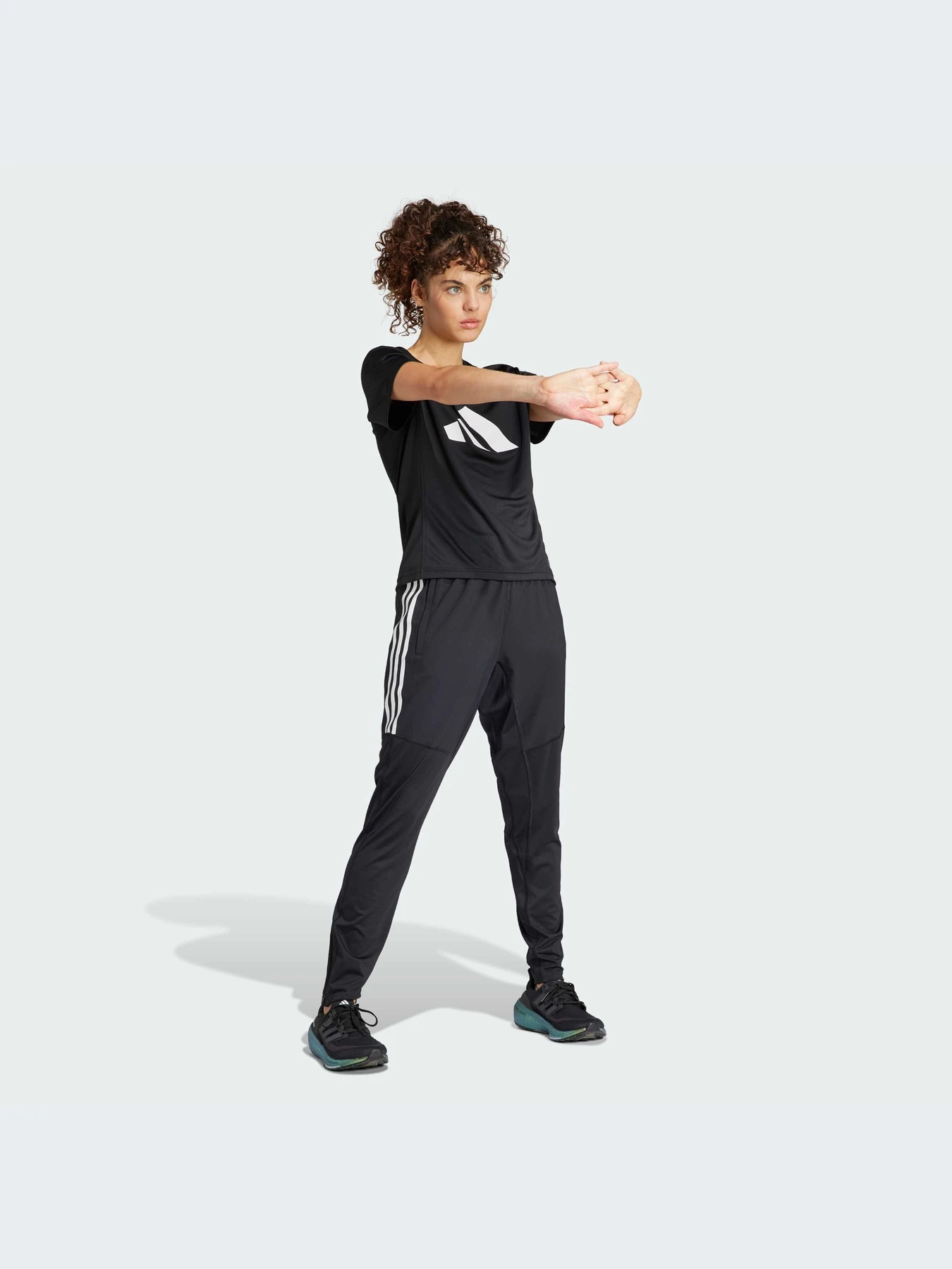 Брюки Adidas 3 Stripes модель IS0379-KZ Брюки Adidas 3 Stripes модель IS0379-KZ Фото