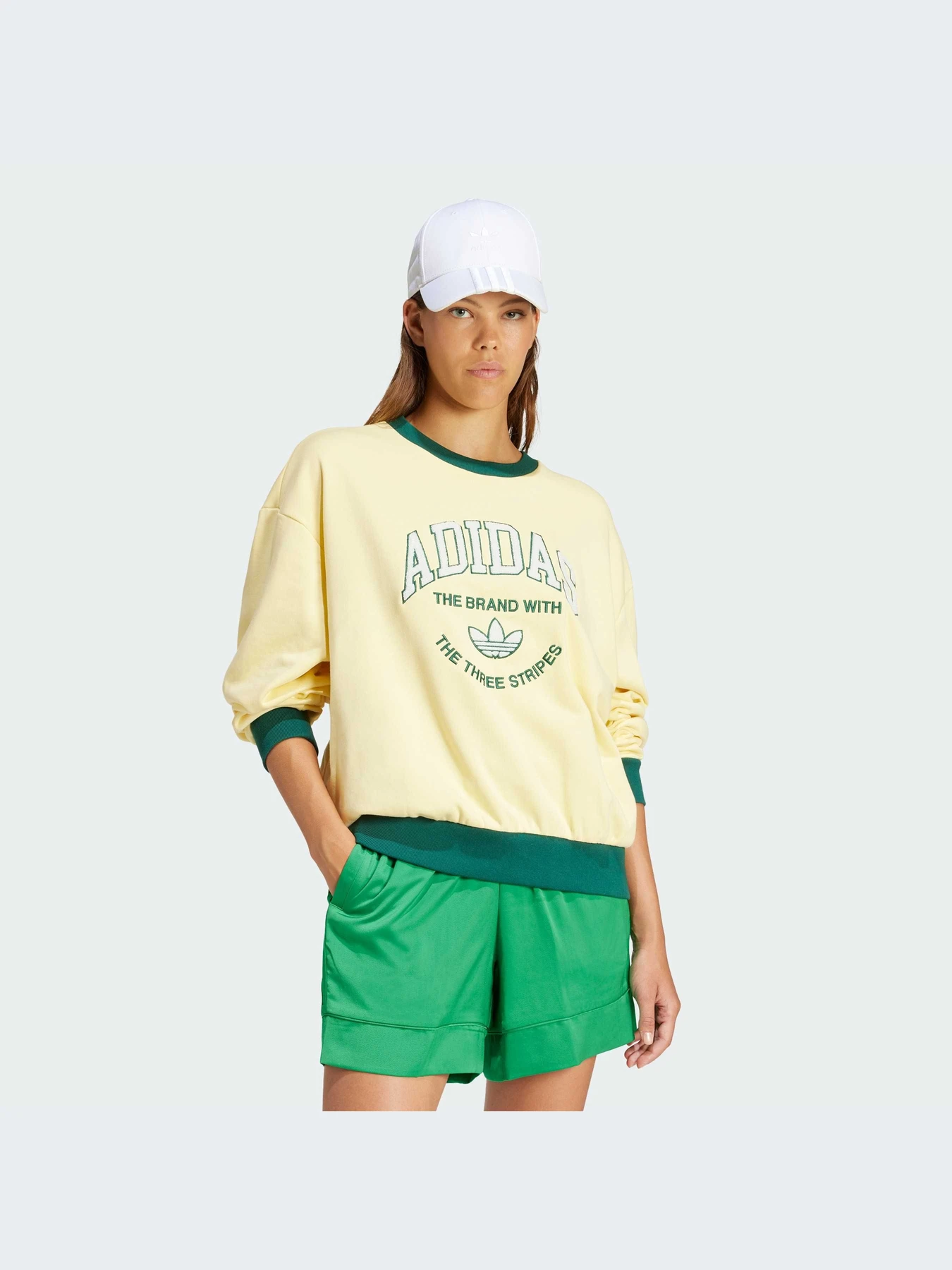 Худи и свитшоты Adidas Graphics модель IT9857-KZ Худи и свитшоты Adidas Graphics модель IT9857-KZ Фото