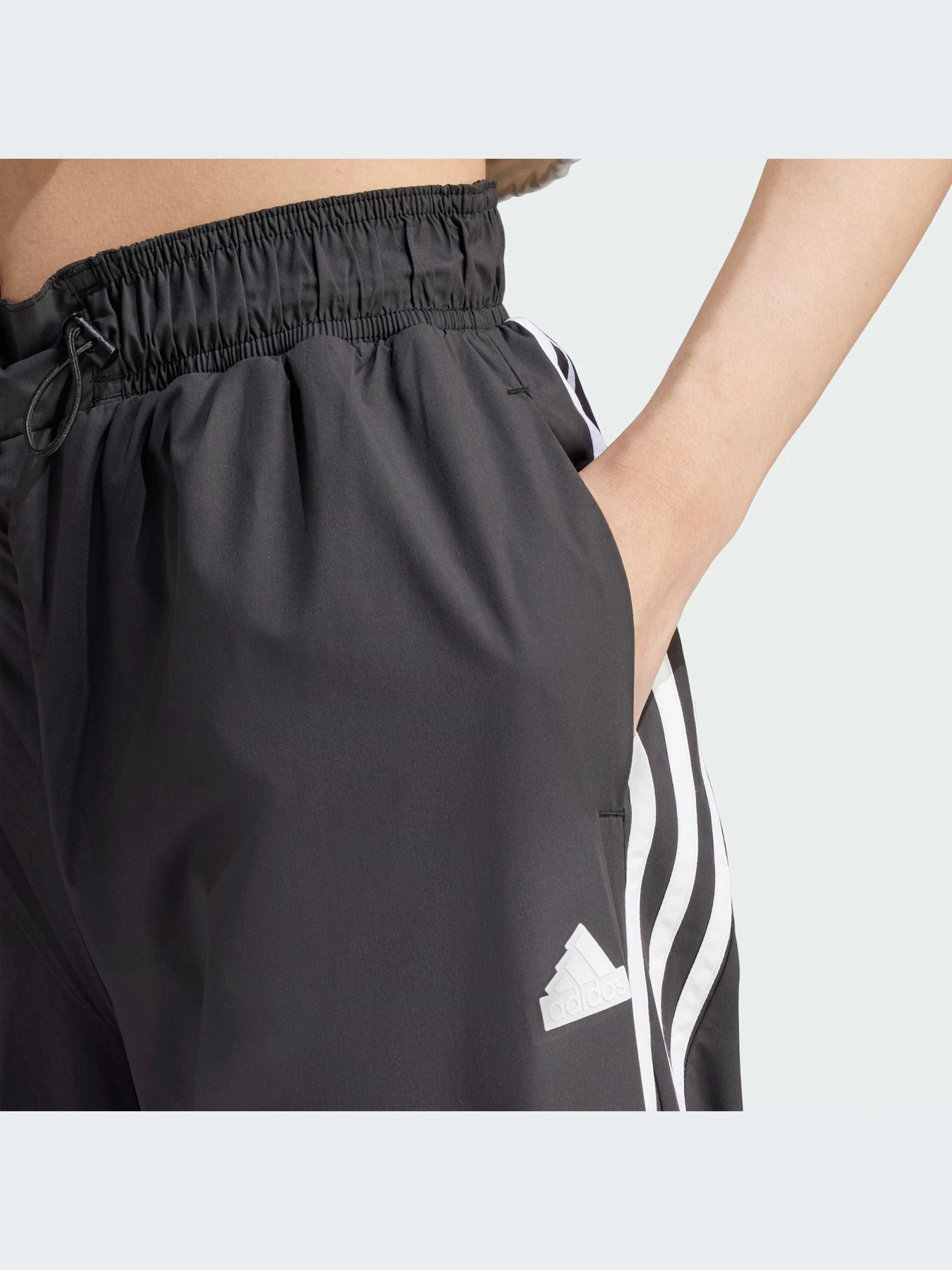 Брюки Adidas Культовые силуэты модель IP1567-KZ Брюки Adidas Культовые силуэты модель IP1567-KZ Фото