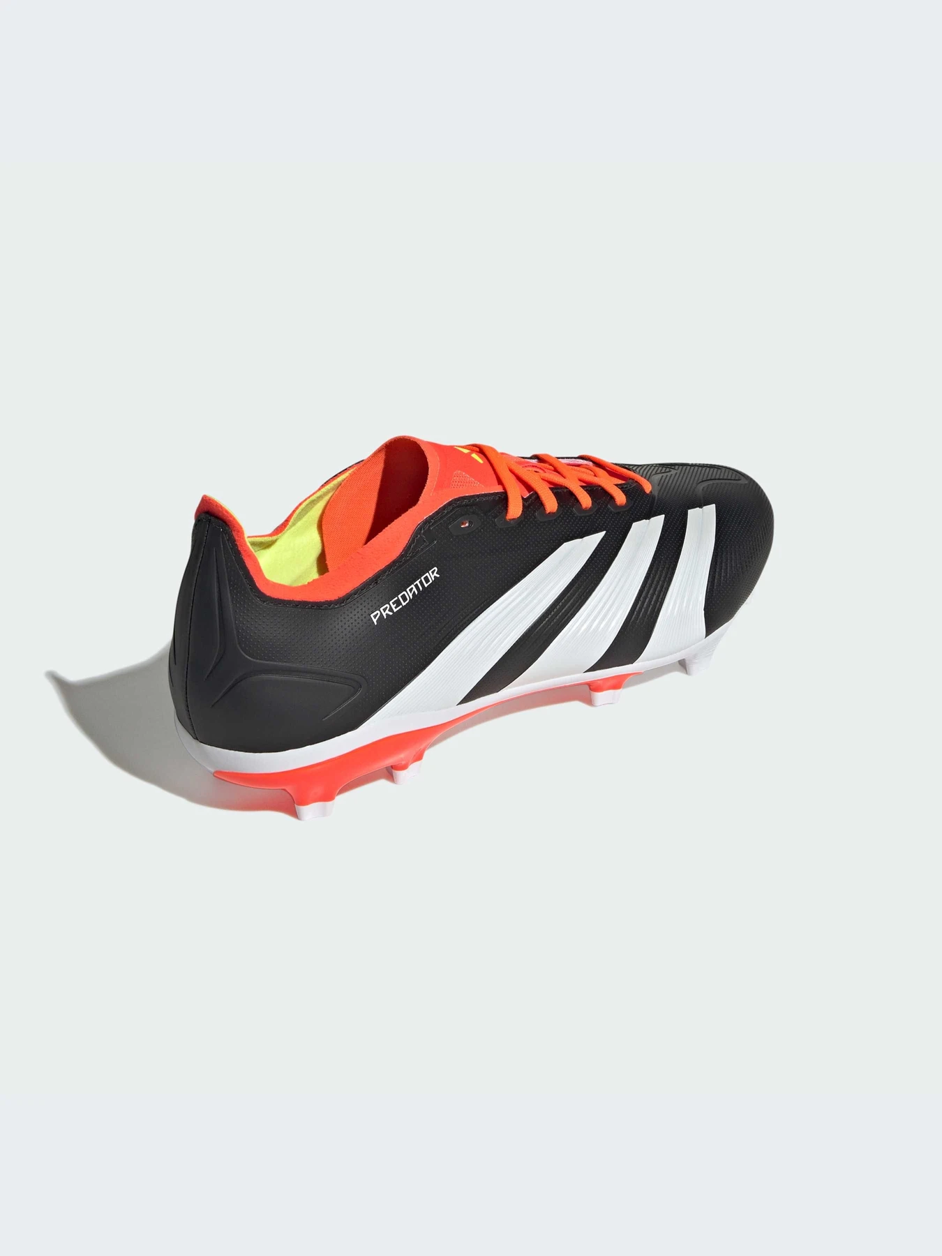 Кроссовки Adidas Predator модель IG7762-KZ Кроссовки Adidas Predator модель IG7762-KZ Фото