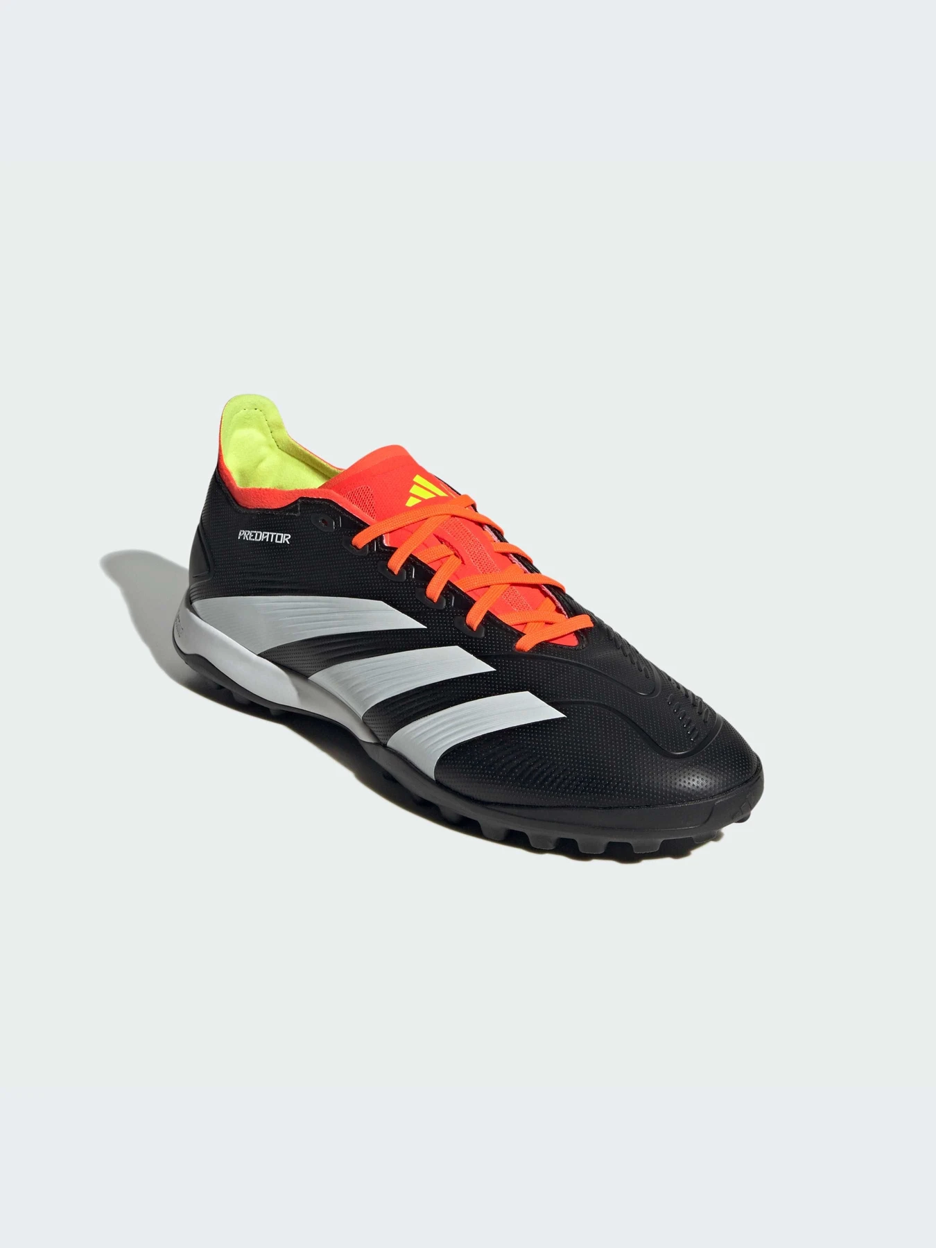 Кроссовки Adidas Predator модель IG7723-KZ Кроссовки Adidas Predator модель IG7723-KZ Фото