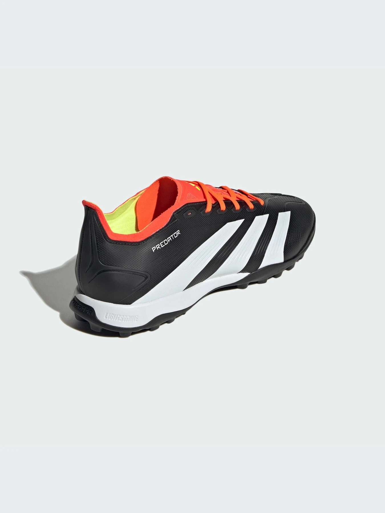 Кроссовки Adidas Predator модель IG7723-KZ Кроссовки Adidas Predator модель IG7723-KZ Фото