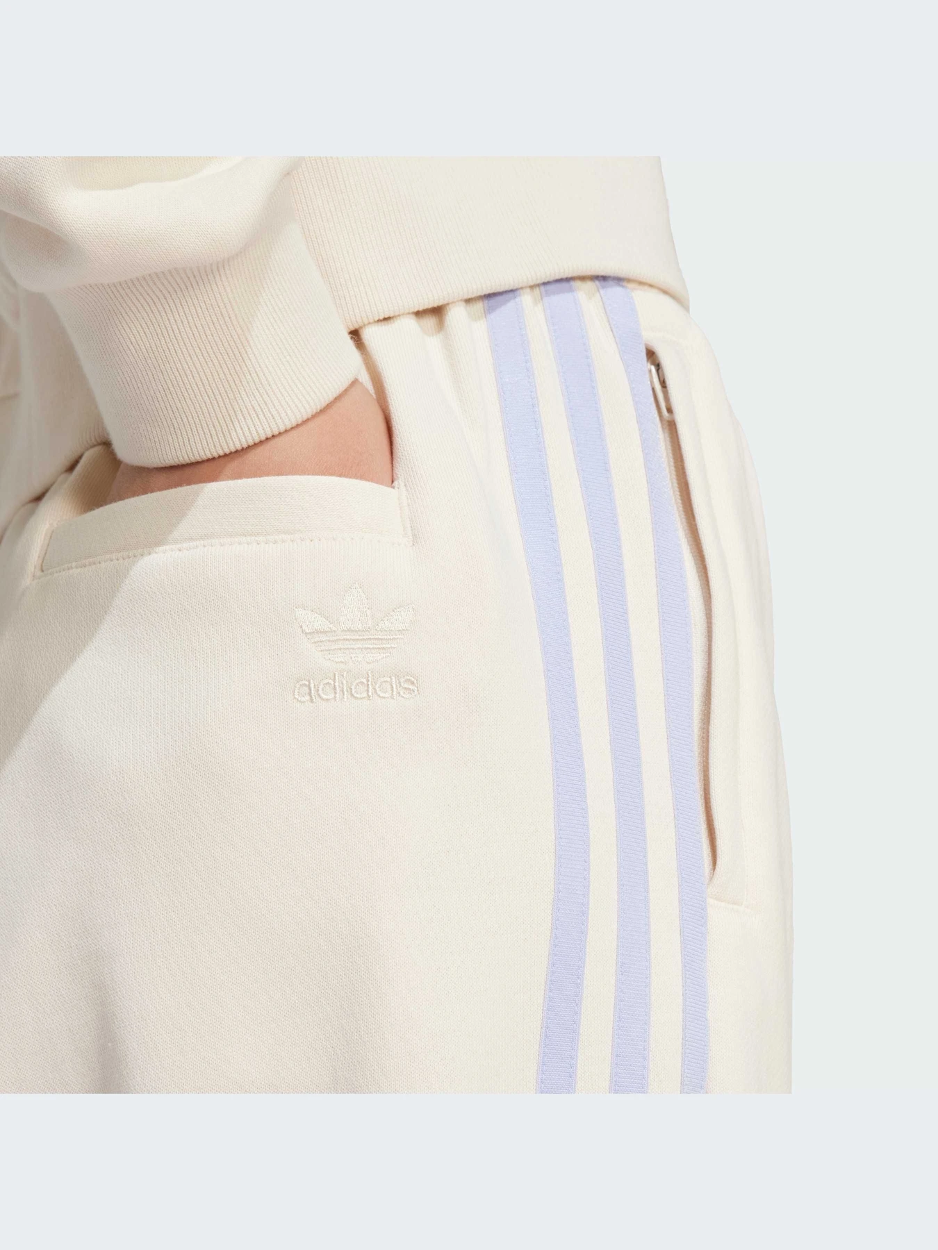 Брюки Adidas Graphics модель IR6041-KZ Брюки Adidas Graphics модель IR6041-KZ Фото