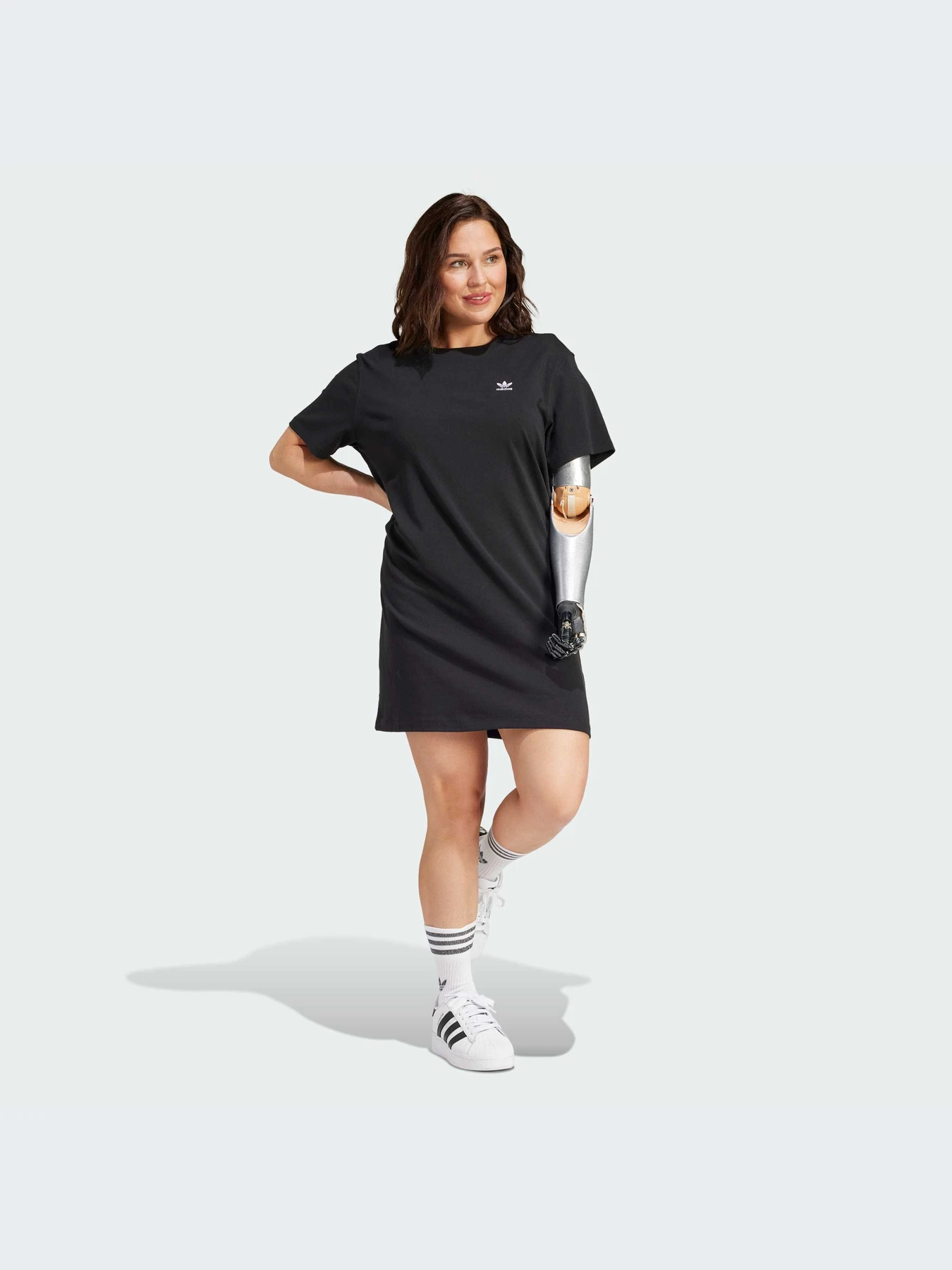 Платья Adidas Adicolor модель IU2404-KZ Платья Adidas Adicolor модель IU2404-KZ Фото