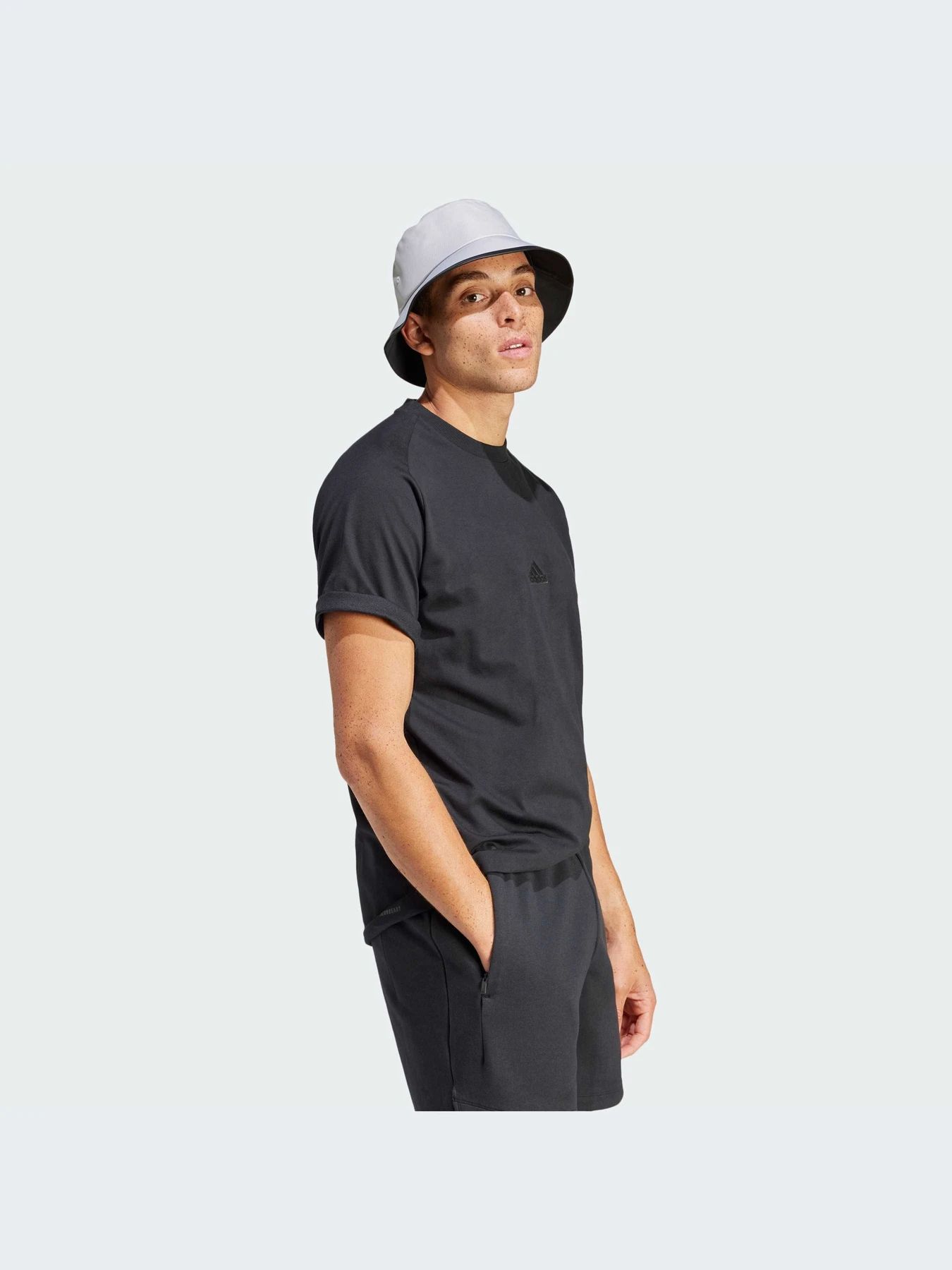 Футболки и поло Adidas ZNE модель IR5217-KZ Футболки и поло Adidas ZNE модель IR5217-KZ Фото