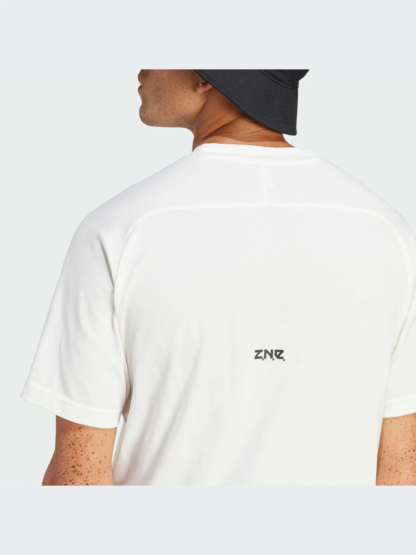 Футболки и поло Adidas ZNE модель IN7097-KZ Футболки и поло Adidas ZNE модель IN7097-KZ Фото