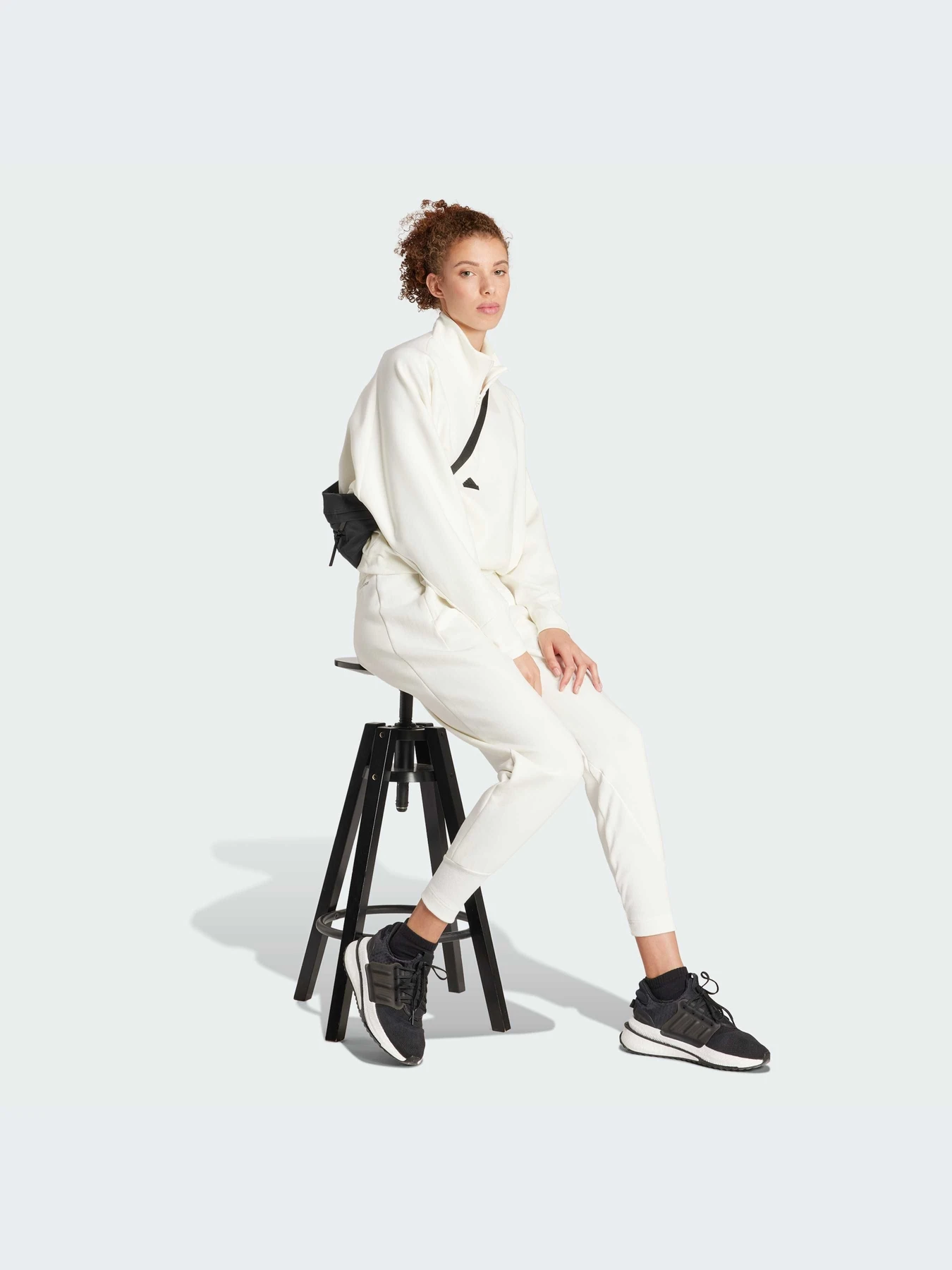 Худи и свитшоты Adidas ZNE модель IS3898-KZ Худи и свитшоты Adidas ZNE модель IS3898-KZ Фото