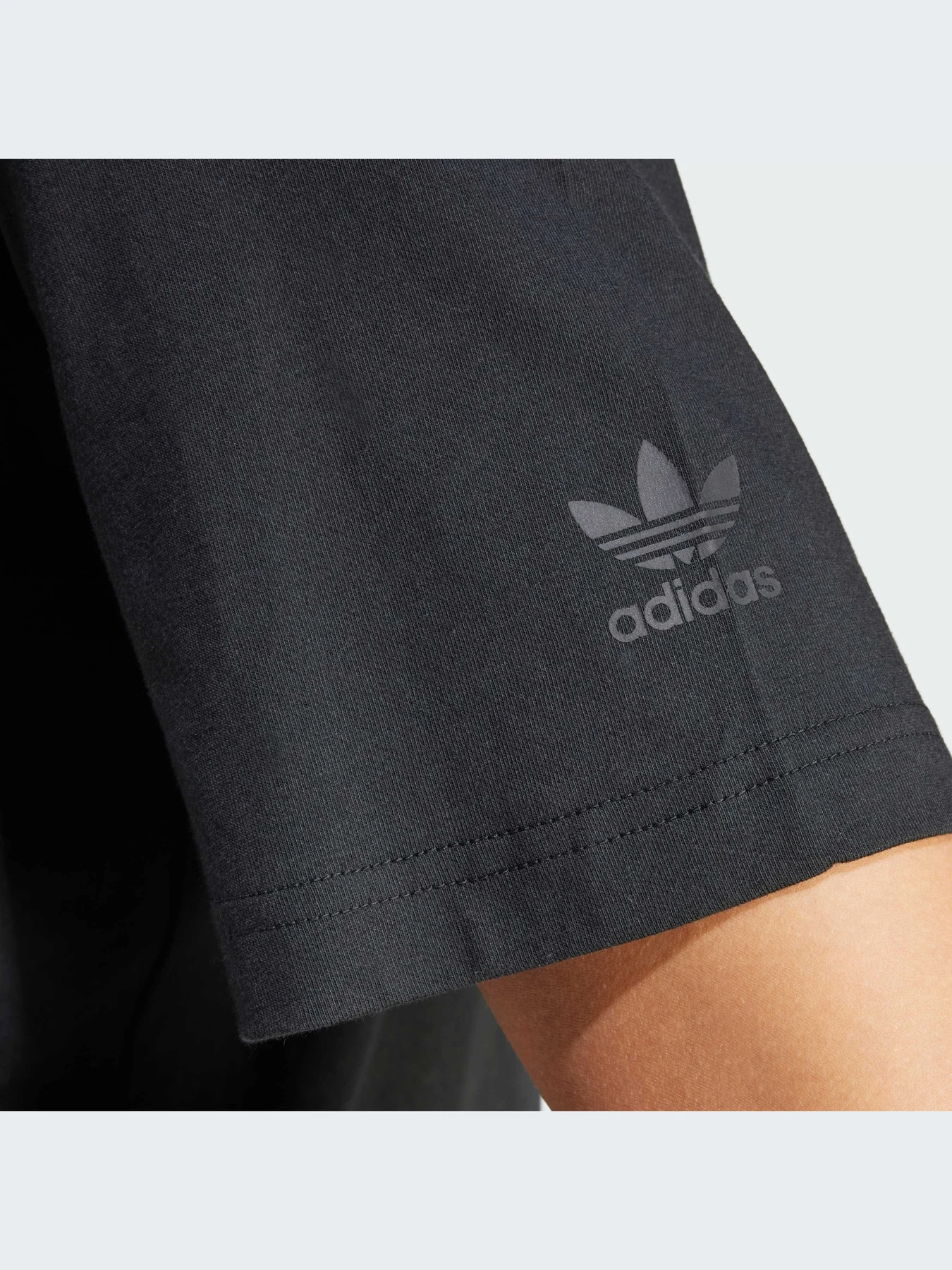 Футболки и поло Adidas Graphics модель IR9440-KZ Футболки и поло Adidas Graphics модель IR9440-KZ Фото