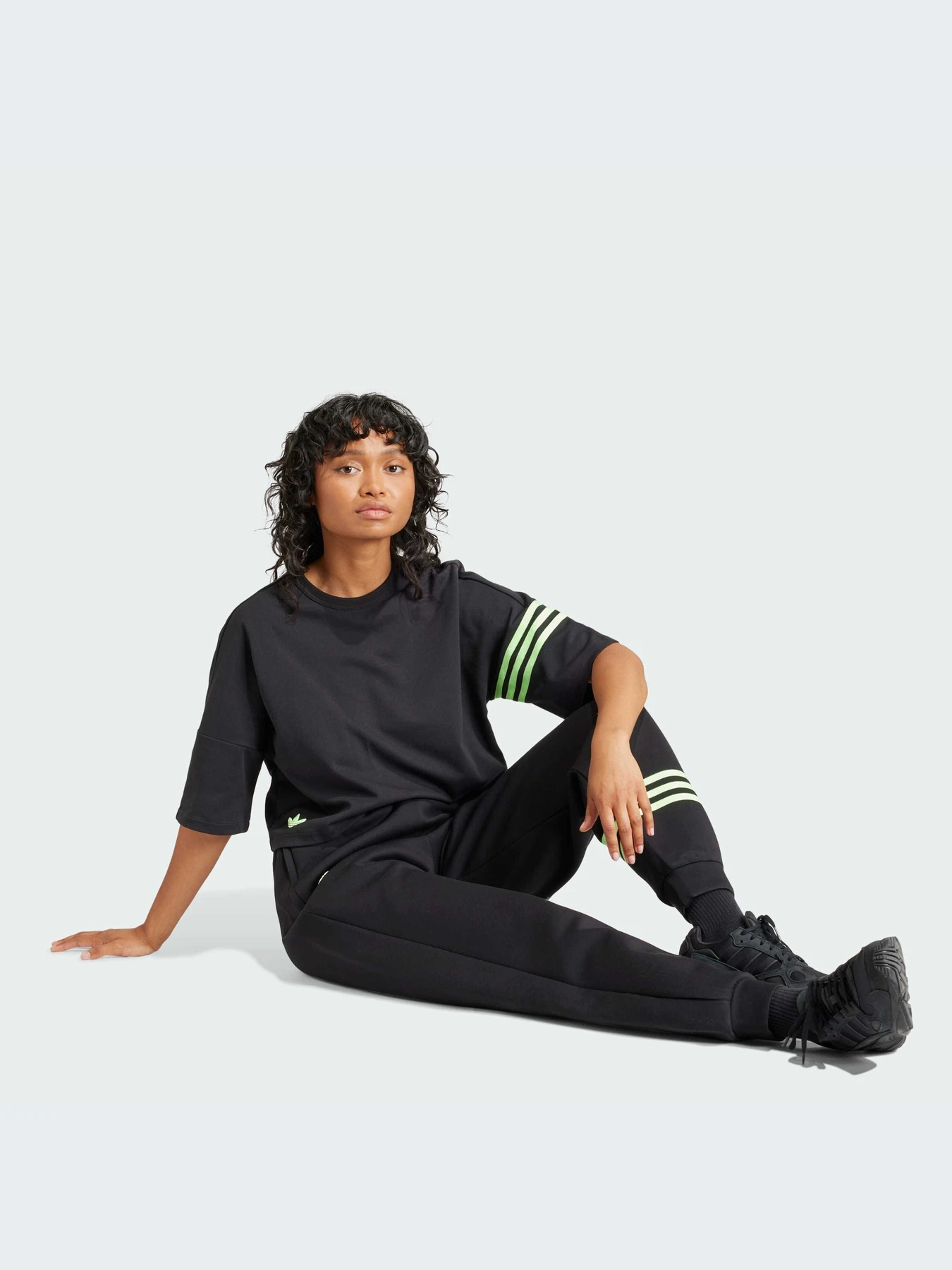 Брюки Adidas модель IU2501-KZ Брюки Adidas модель IU2501-KZ Фото