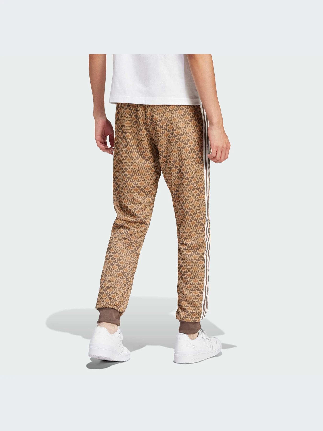 Спортивная одежда Adidas Graphics модель IS0257-KZ Спортивная одежда Adidas Graphics модель IS0257-KZ Фото