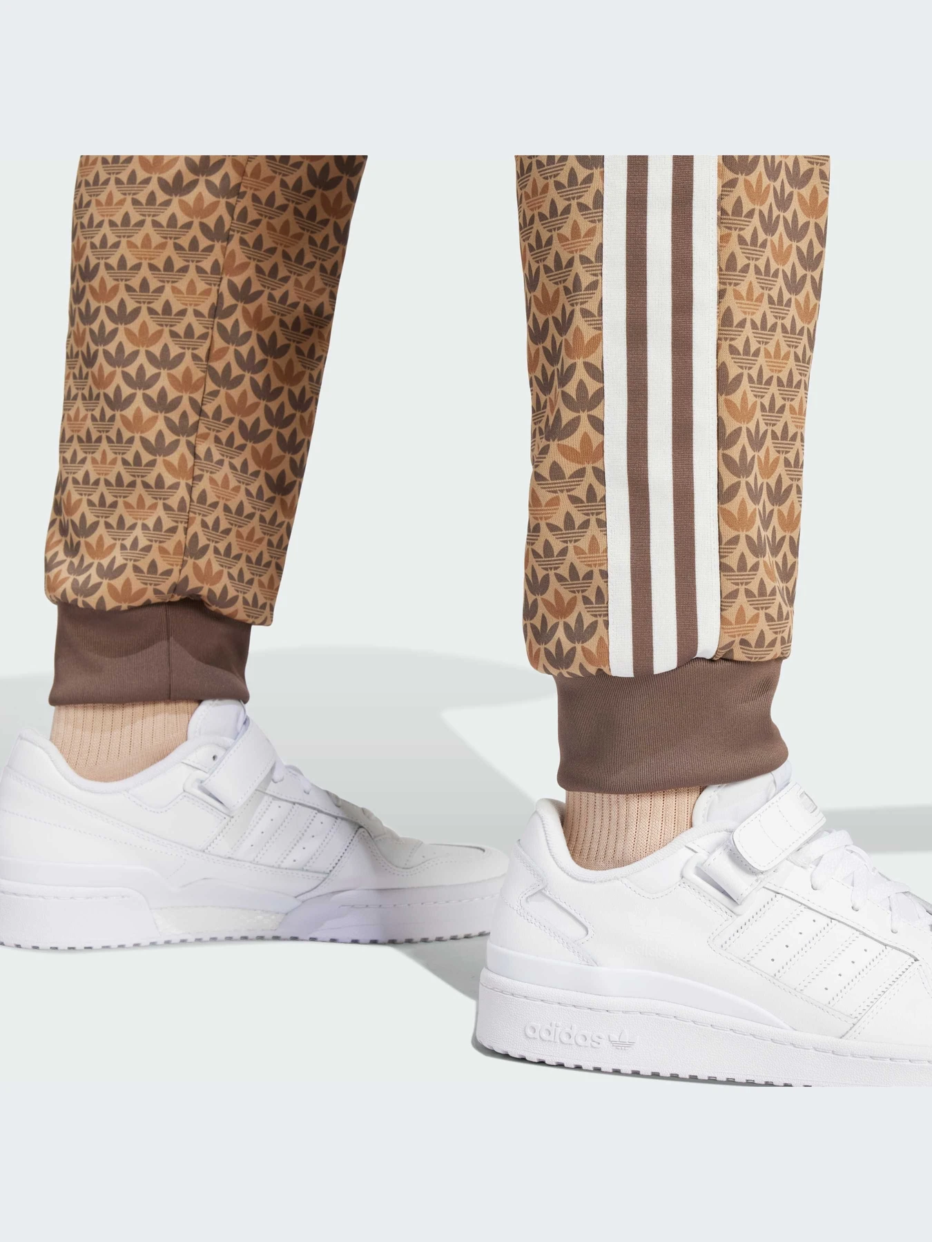 Спортивная одежда Adidas Graphics модель IS0257-KZ Спортивная одежда Adidas Graphics модель IS0257-KZ Фото