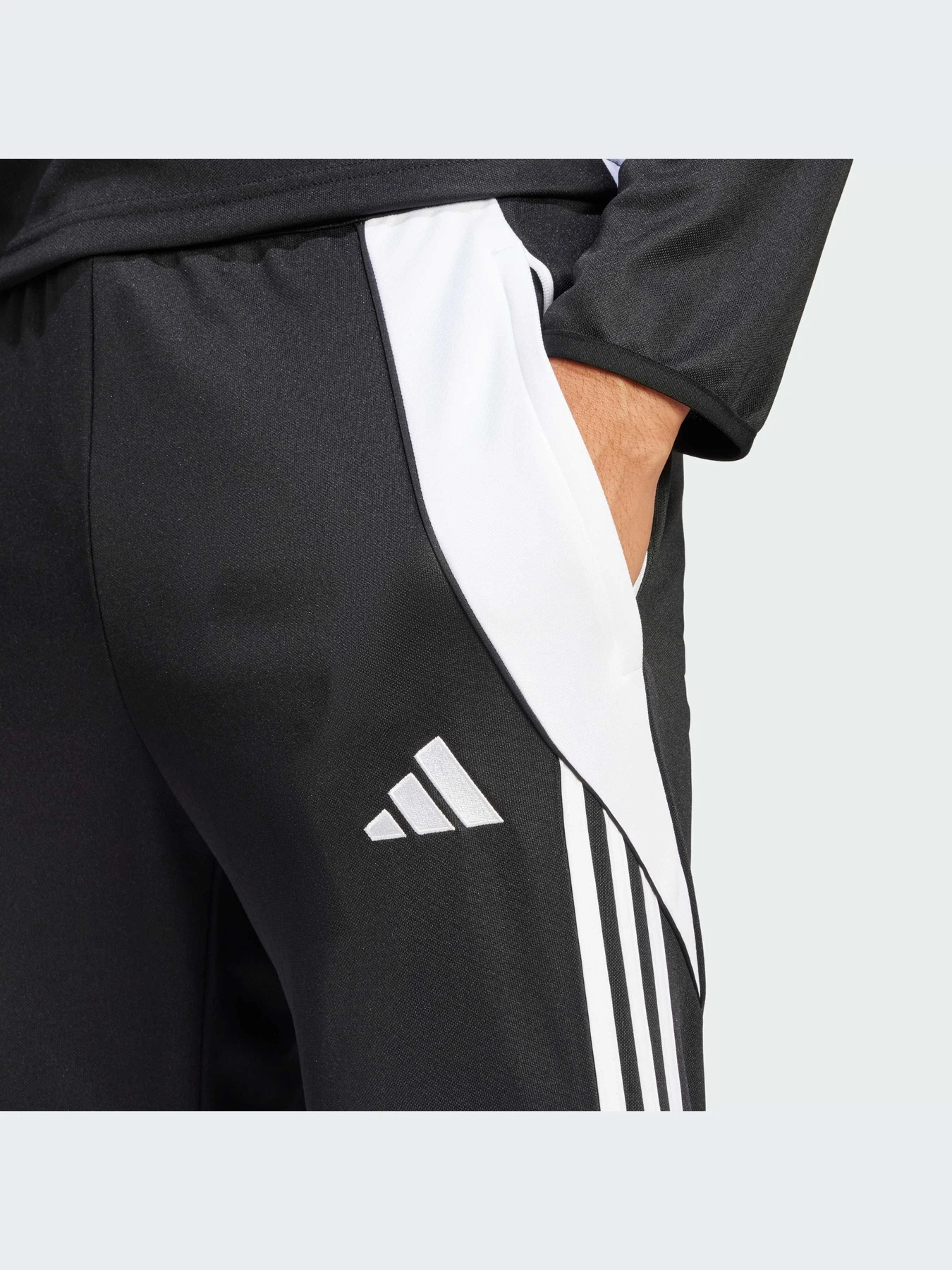 Брюки Adidas Tiro модель IP1953-KZ Брюки Adidas Tiro модель IP1953-KZ Фото