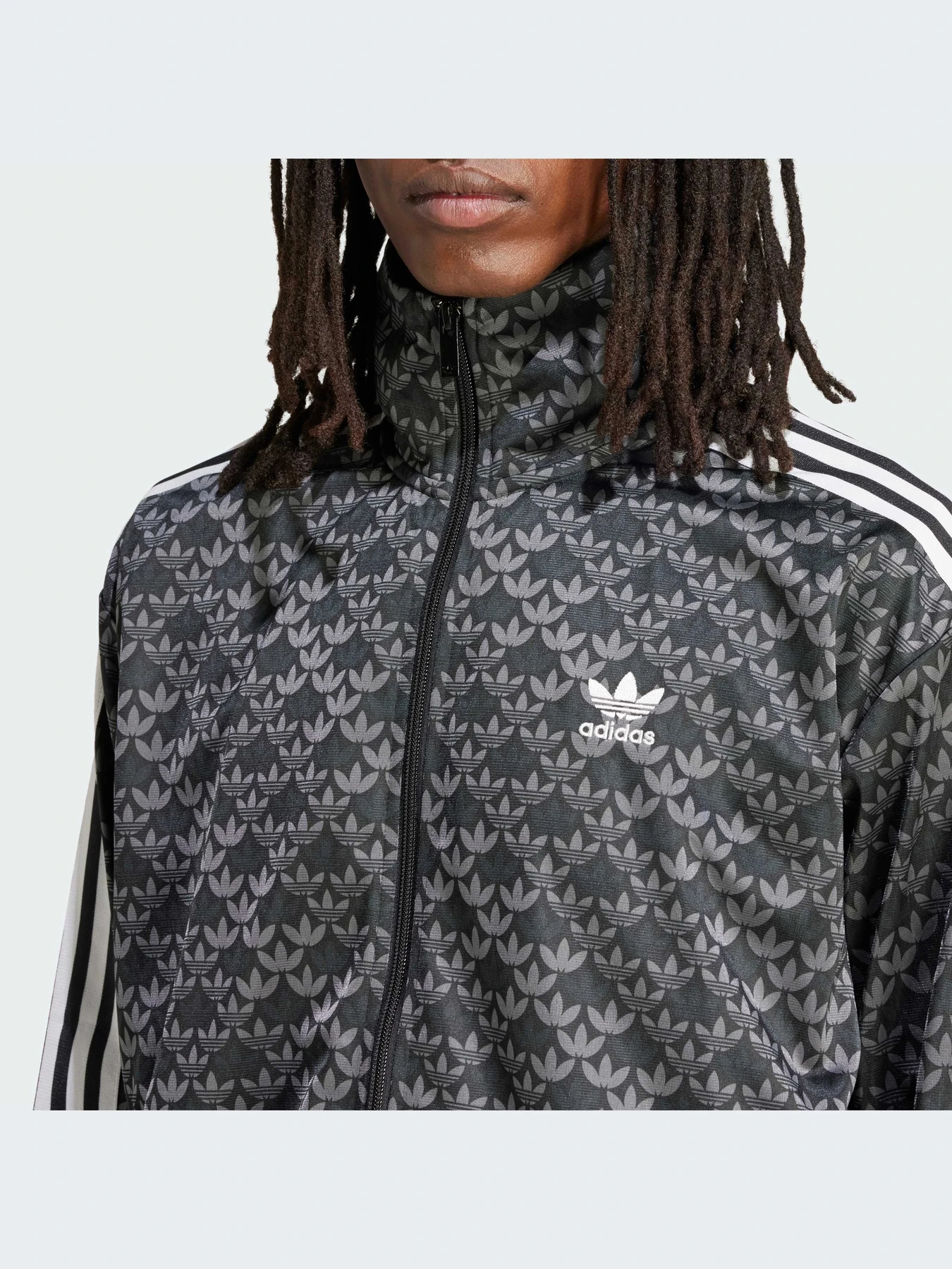 Худи и свитшоты Adidas Graphics модель IS0218-KZ Худи и свитшоты Adidas Graphics модель IS0218-KZ Фото