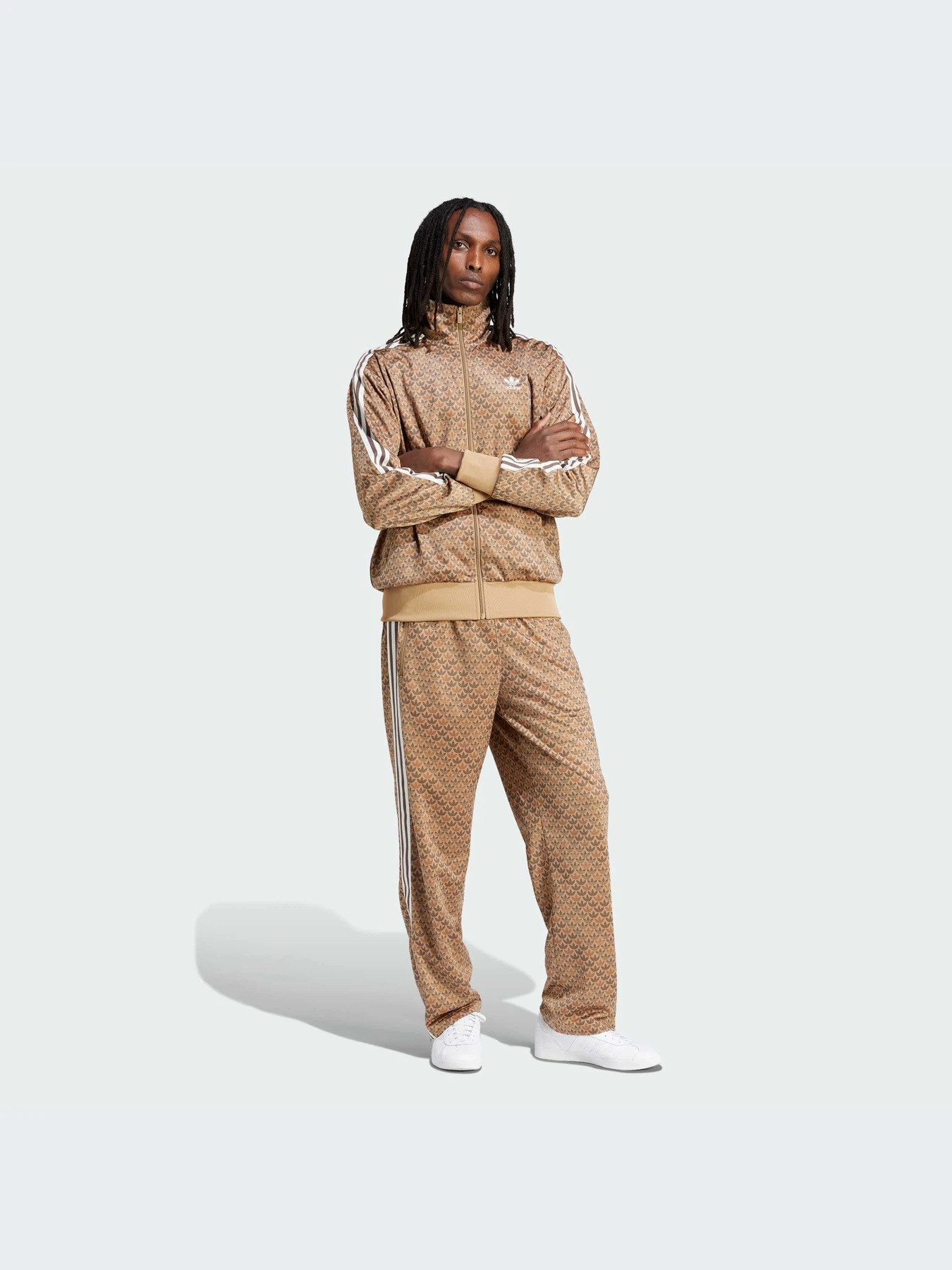 Худи и свитшоты Adidas Graphics модель IS2925-KZ Худи и свитшоты Adidas Graphics модель IS2925-KZ Фото