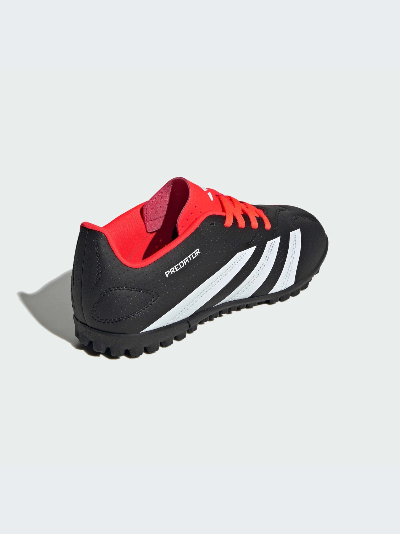 Кроссовки Adidas Predator модель IG5437-KZ Кроссовки Adidas Predator модель IG5437-KZ Фото