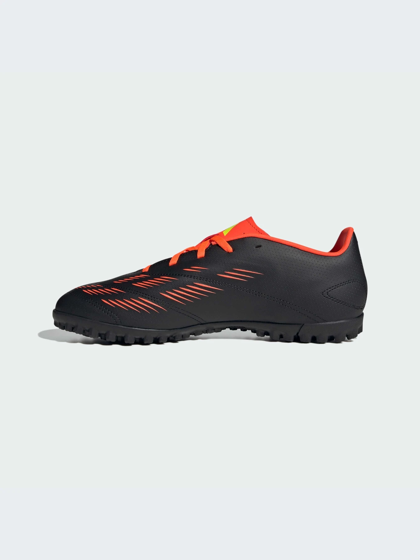 Кроссовки Adidas Predator модель IG7711-KZ Кроссовки Adidas Predator модель IG7711-KZ Фото