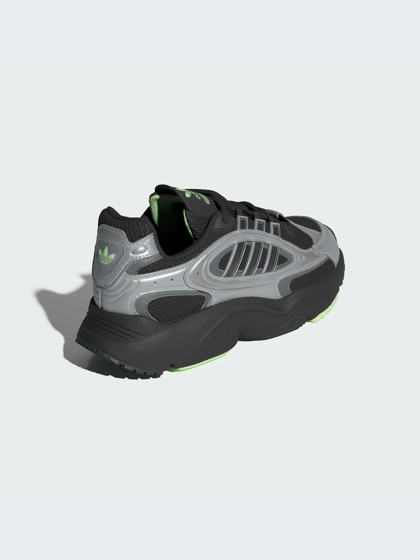 Кроссовки Adidas Ozweego модель IE5842-KZ Кроссовки Adidas Ozweego модель IE5842-KZ Фото